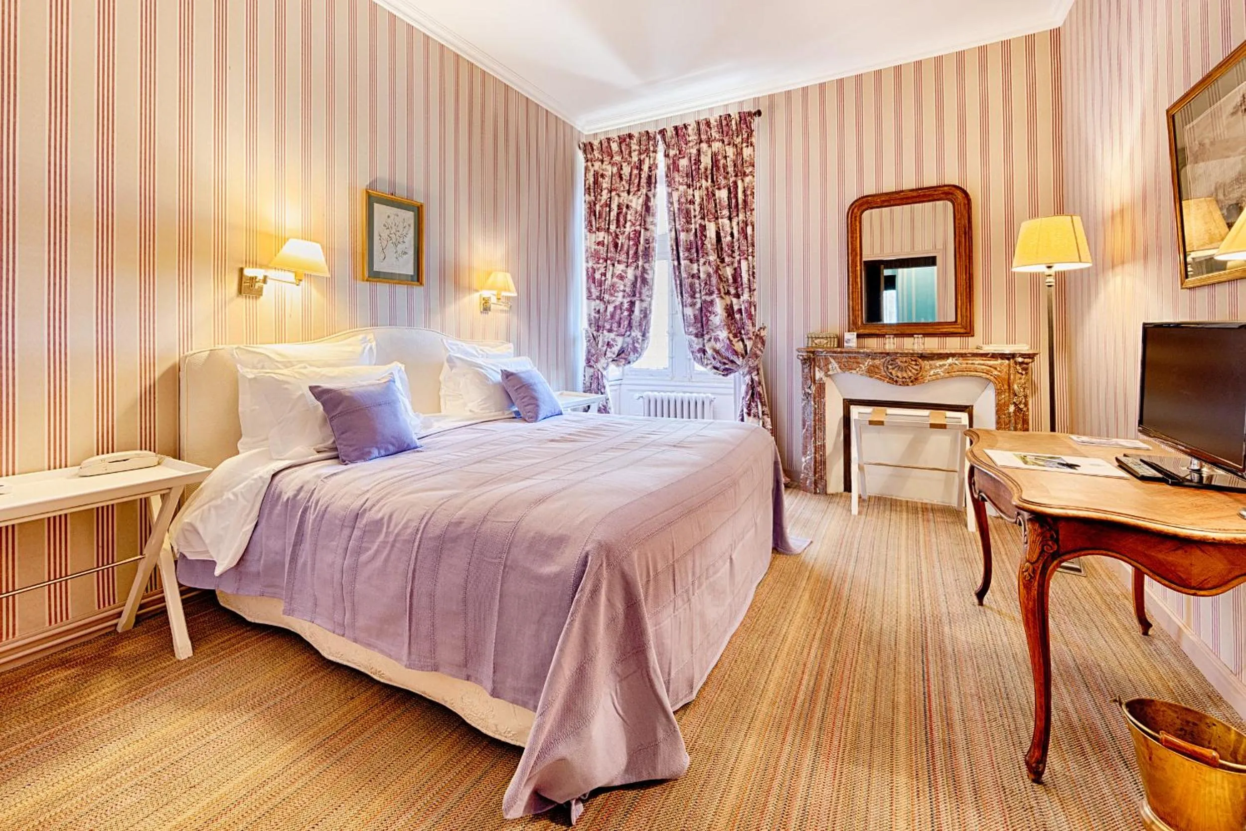 Photo of the whole room, Bed in Château De La Bourdaisière