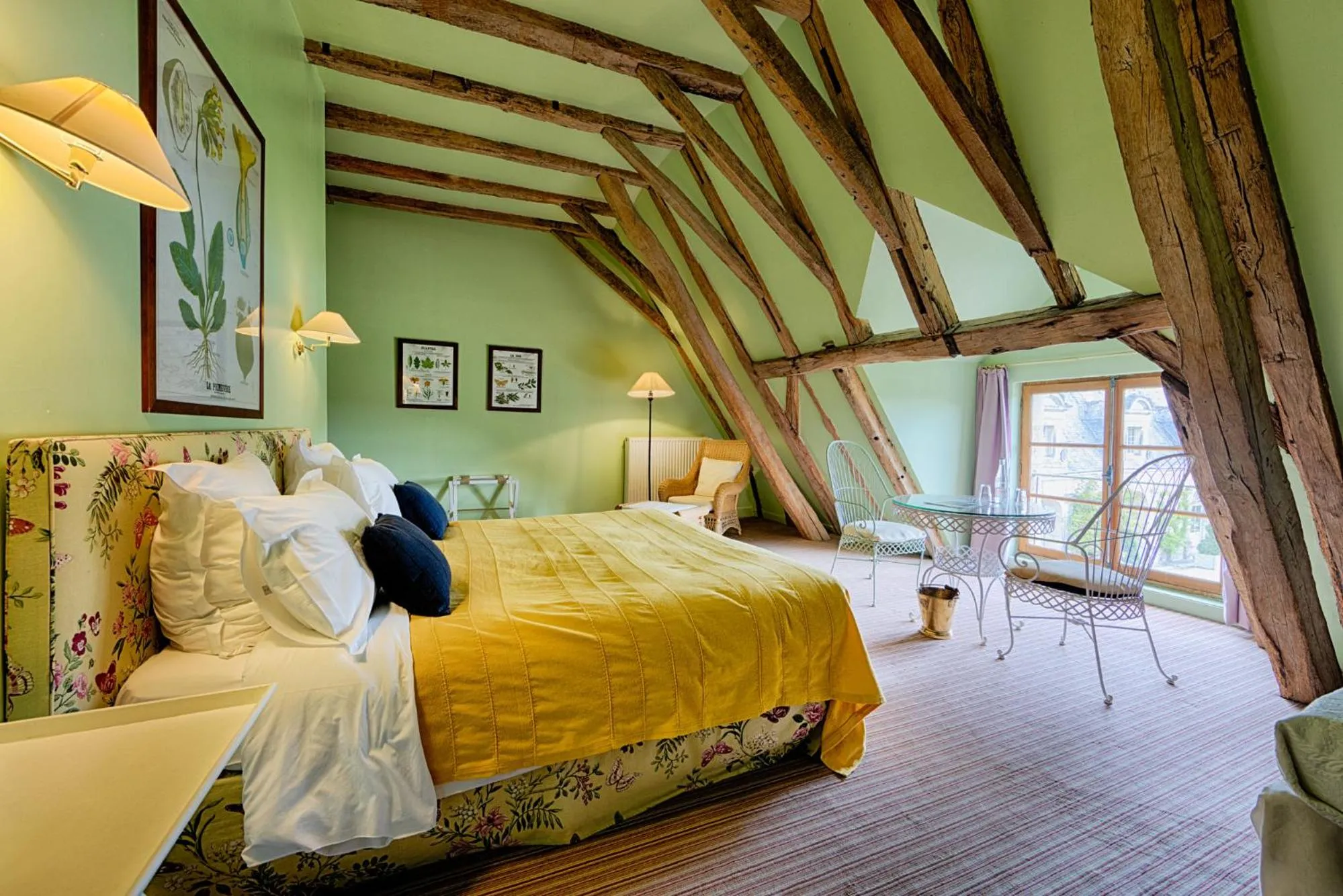 Photo of the whole room, Bed in Château De La Bourdaisière