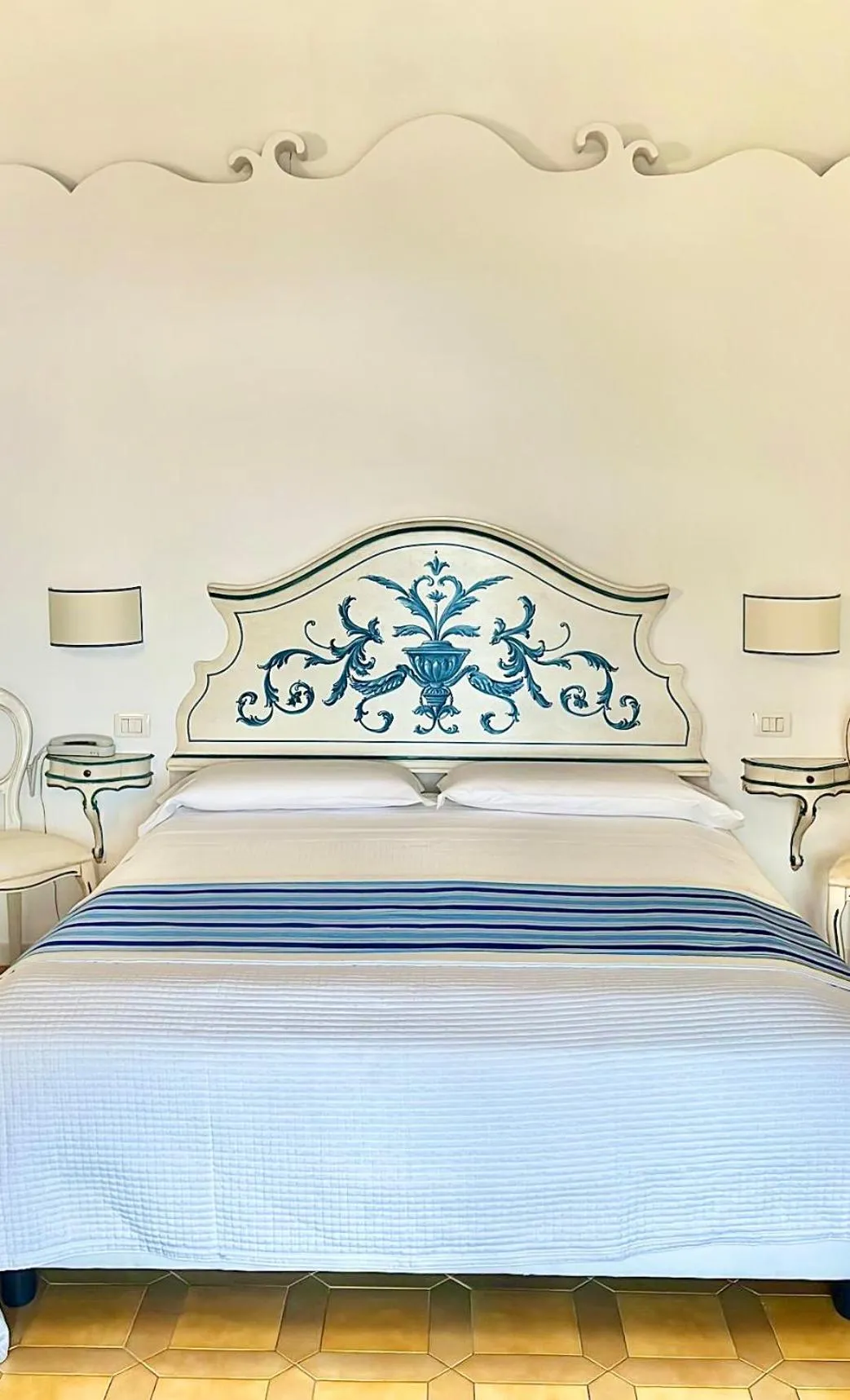 Decorative detail, Bed in Hotel Villa Delle Palme in Positano