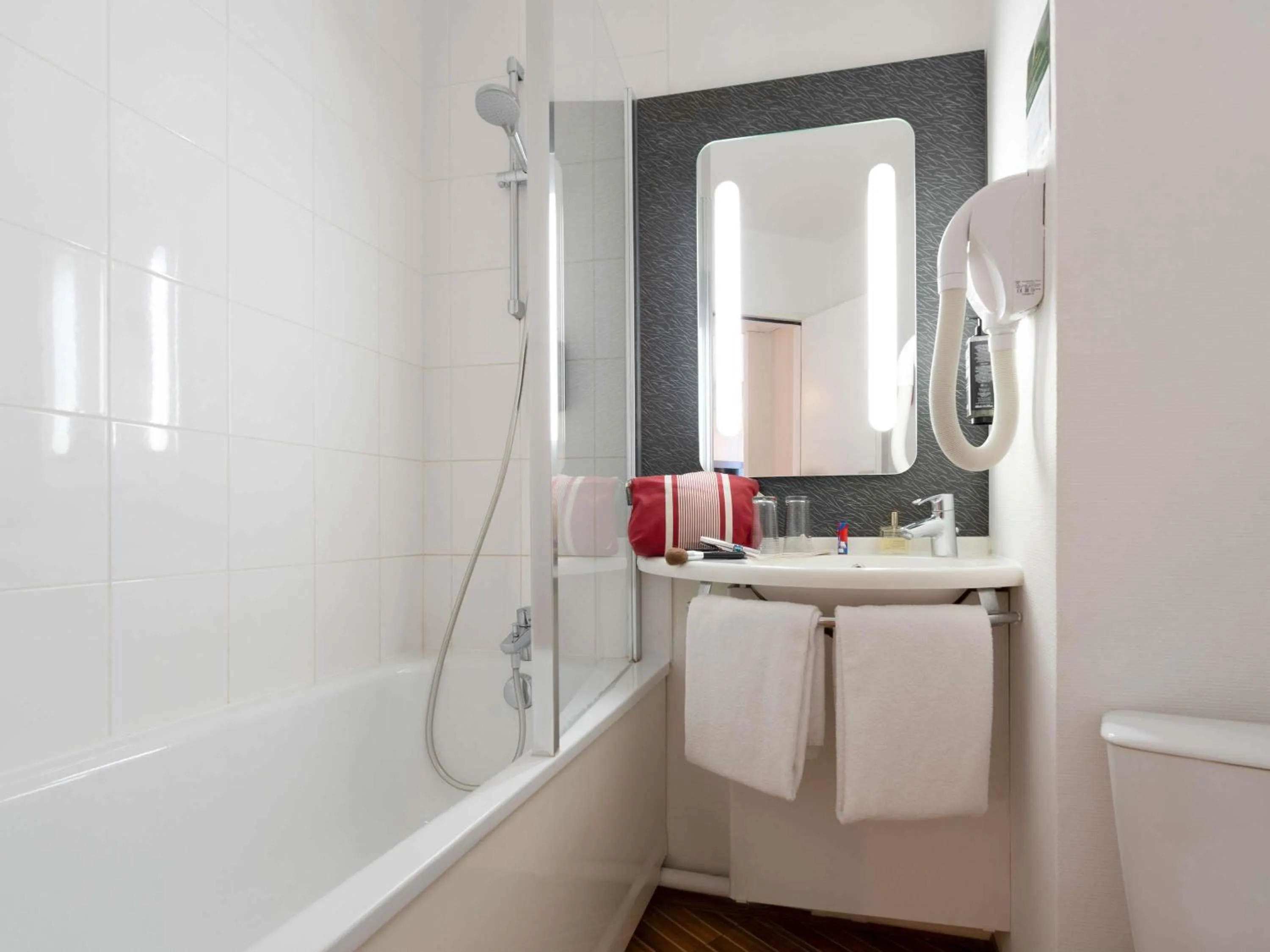 Bedroom in ibis Nancy Centre Gare et Congres