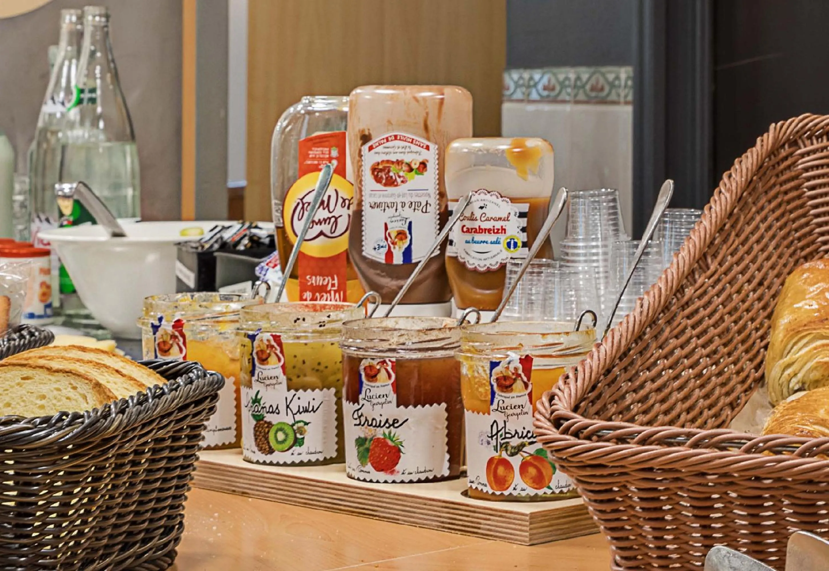 Breakfast in B&B HOTEL Rouen Centre Rive Gauche