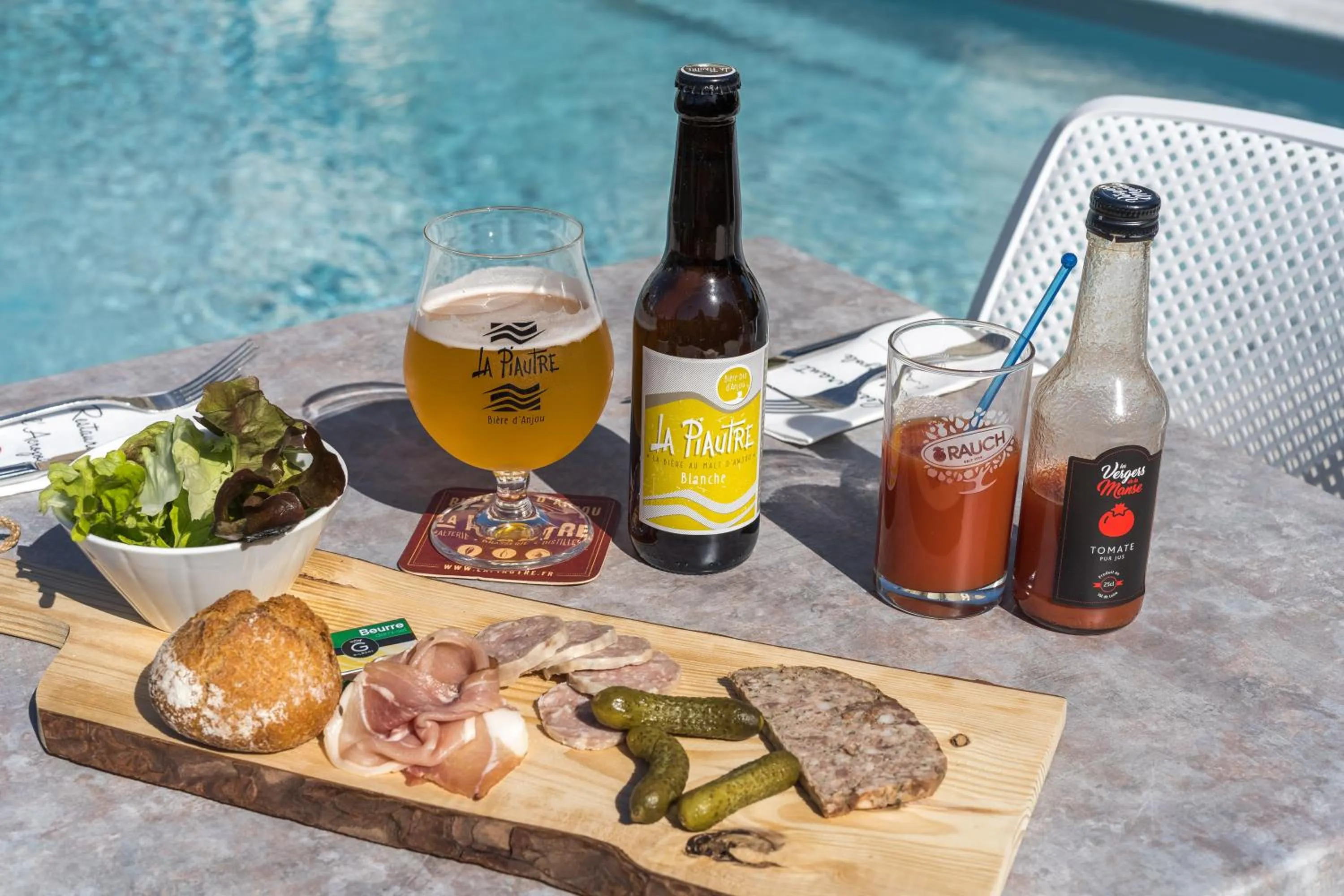 Food and drinks in Brit Hotel Angers Parc Expo - L'Acropole