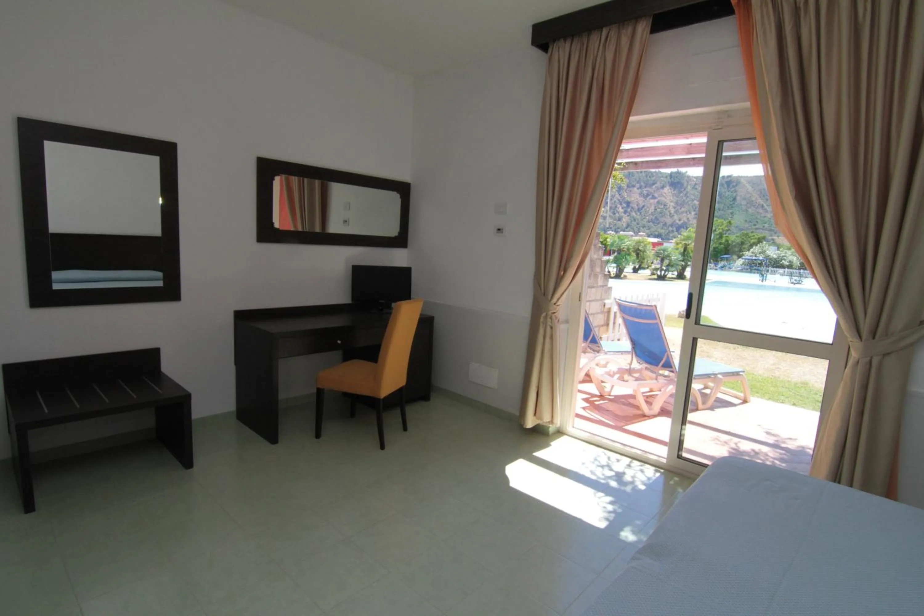 Photo of the whole room, Bed in Club Esse Sunbeach