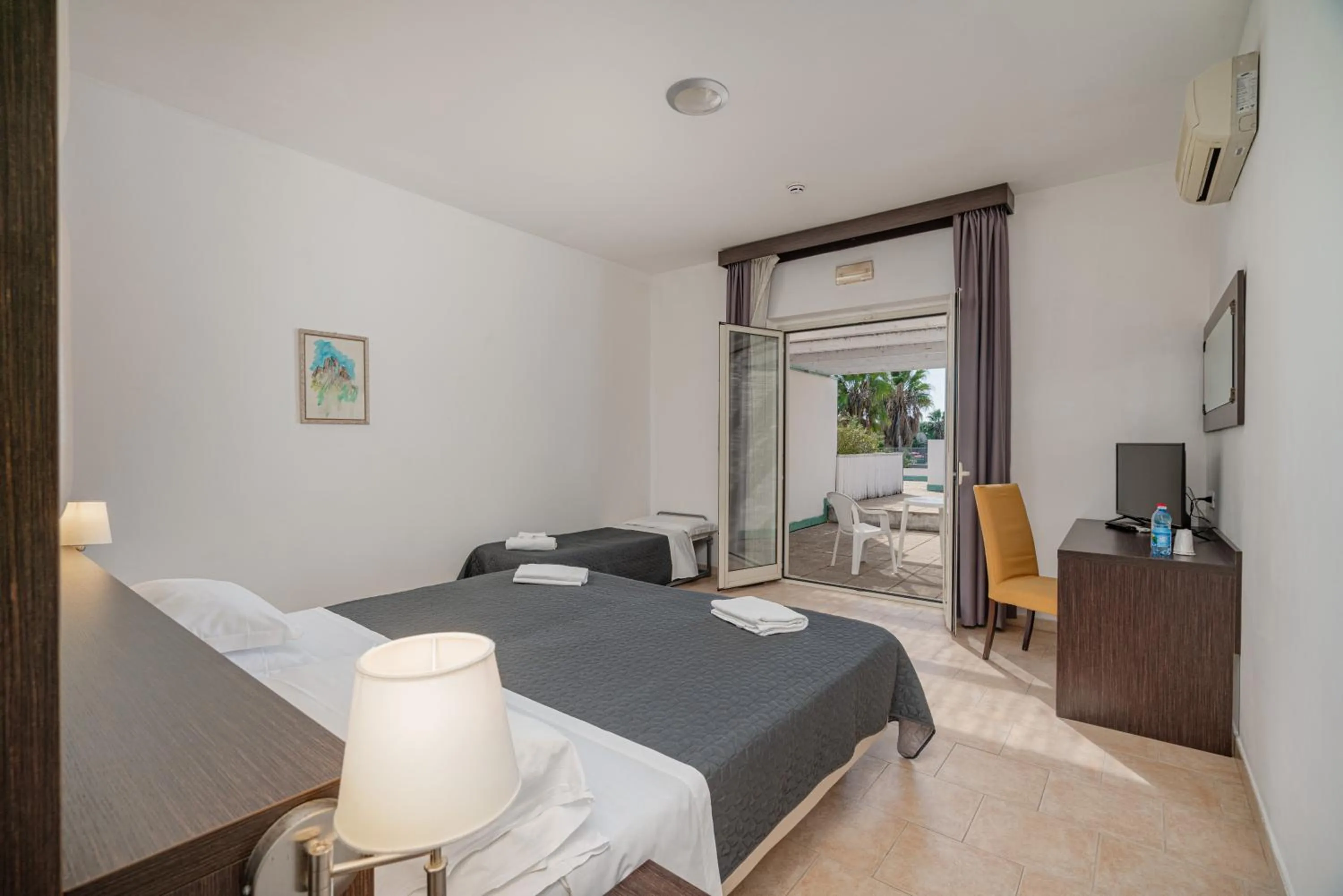 Bedroom, Bed in Club Esse Sunbeach