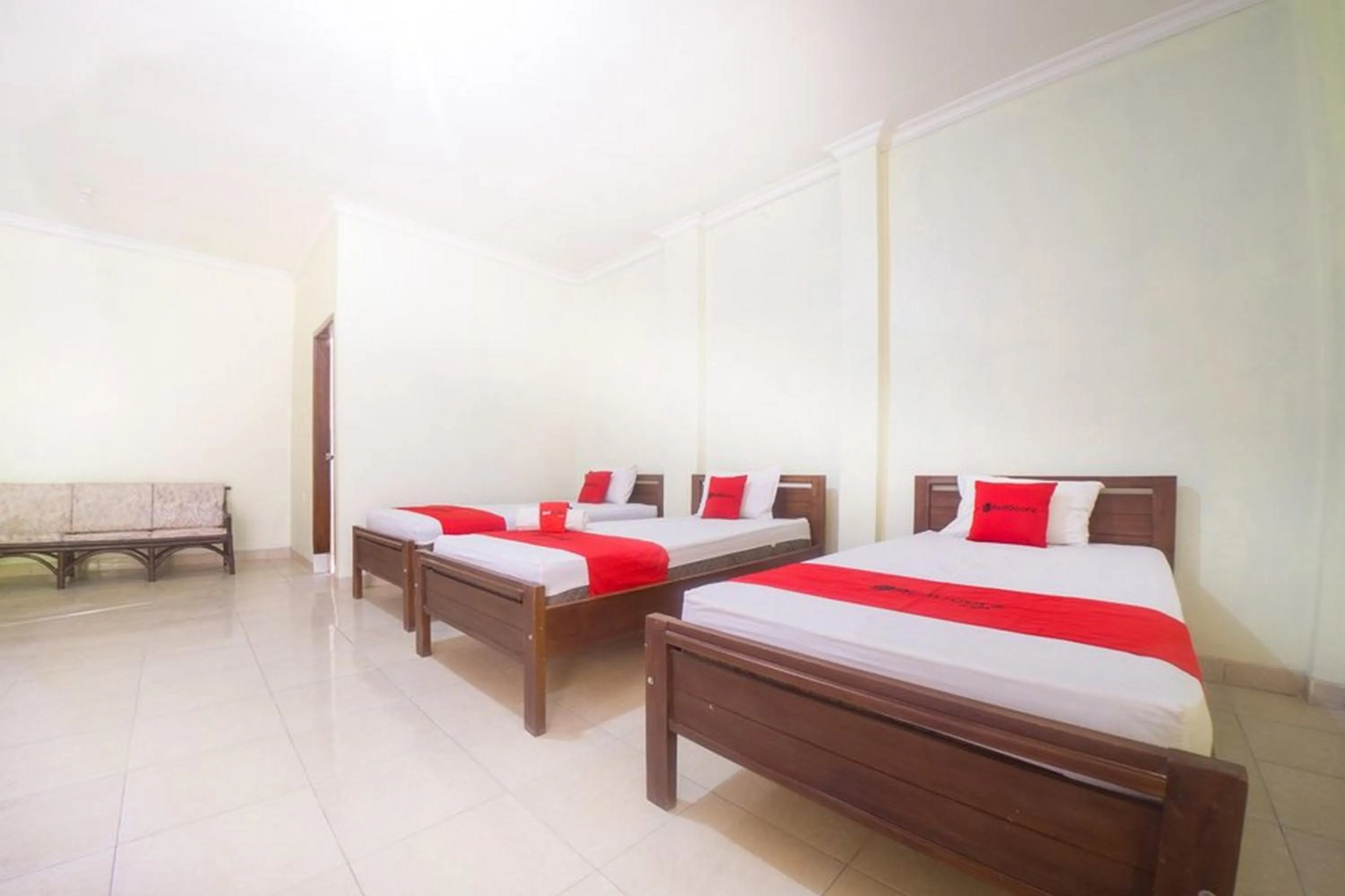 Bedroom, Bed in RedDoorz near Nusa Cendana University