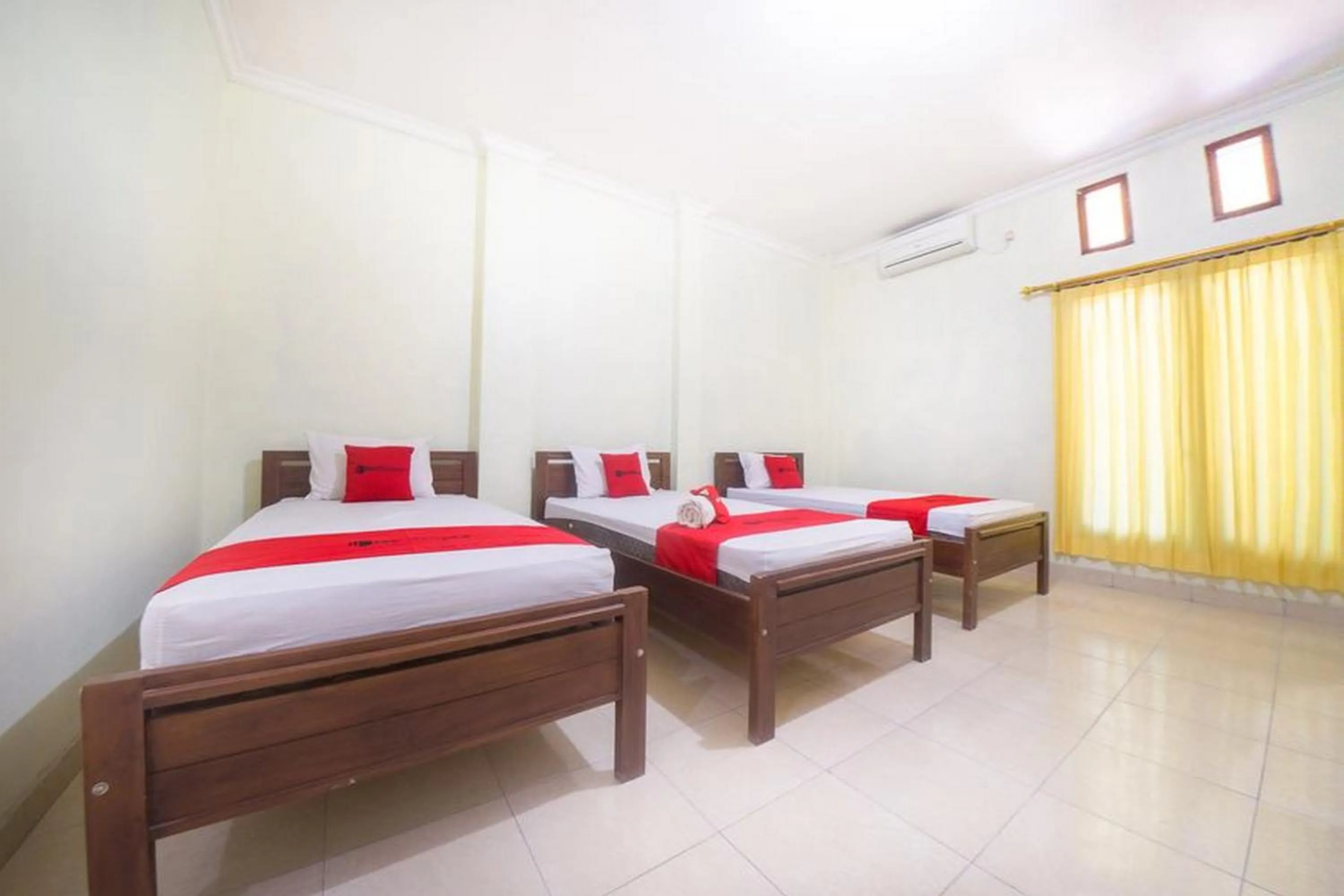 Bedroom, Bed in RedDoorz near Nusa Cendana University
