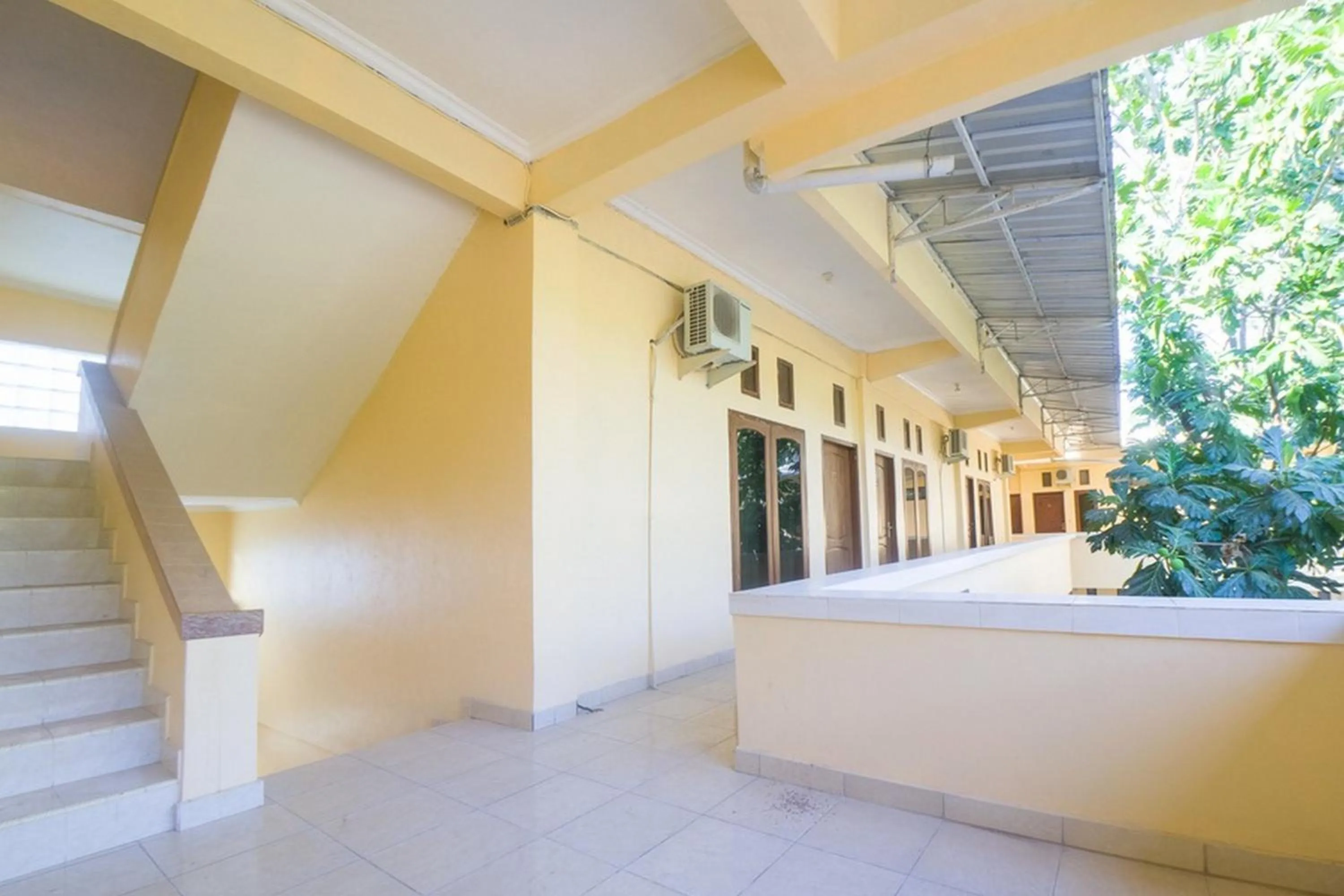 Balcony/Terrace in RedDoorz near Nusa Cendana University