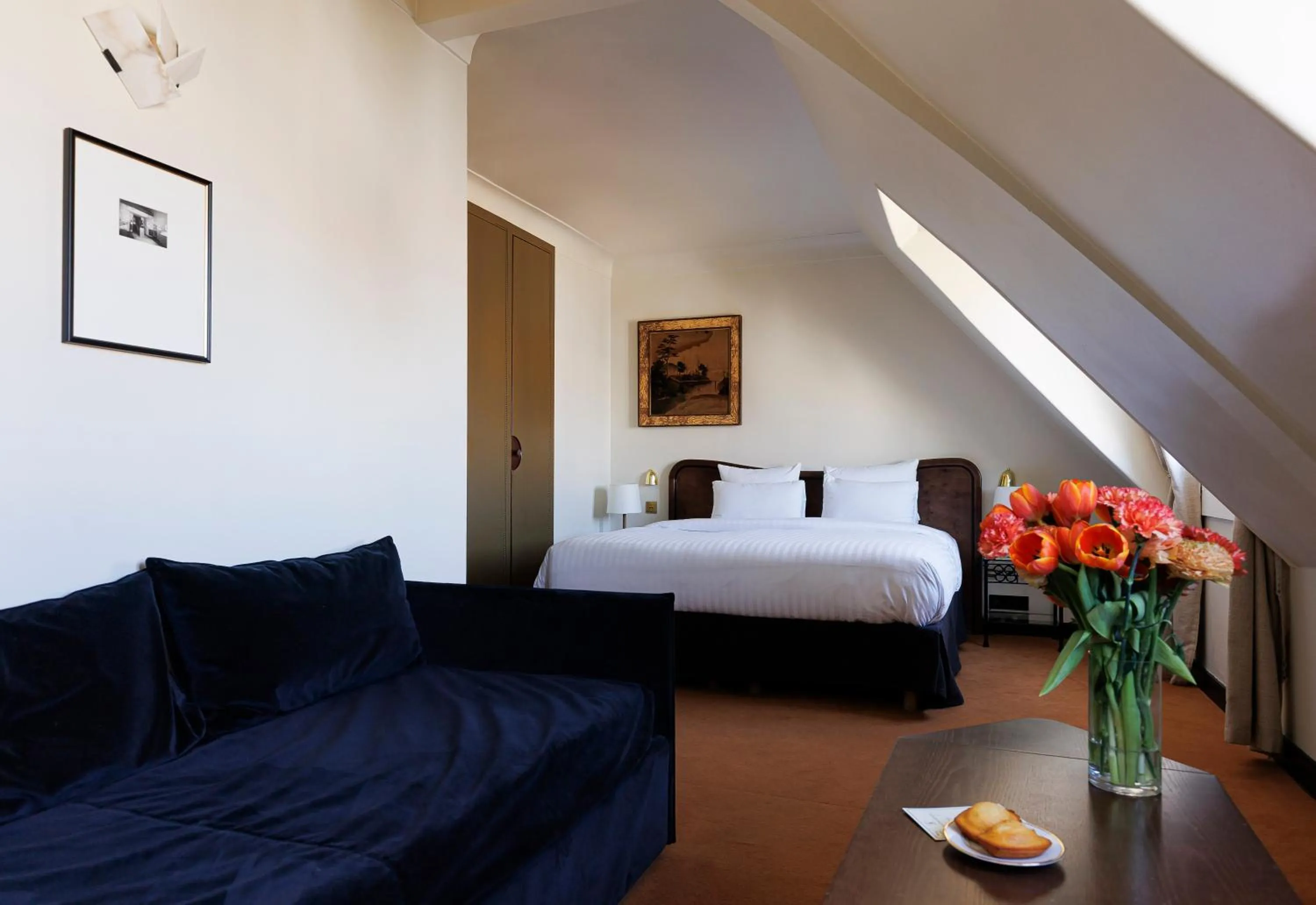 Photo of the whole room, Bed in Hotel Rochechouart, a Member of Design Hotels - Orso Hotels
