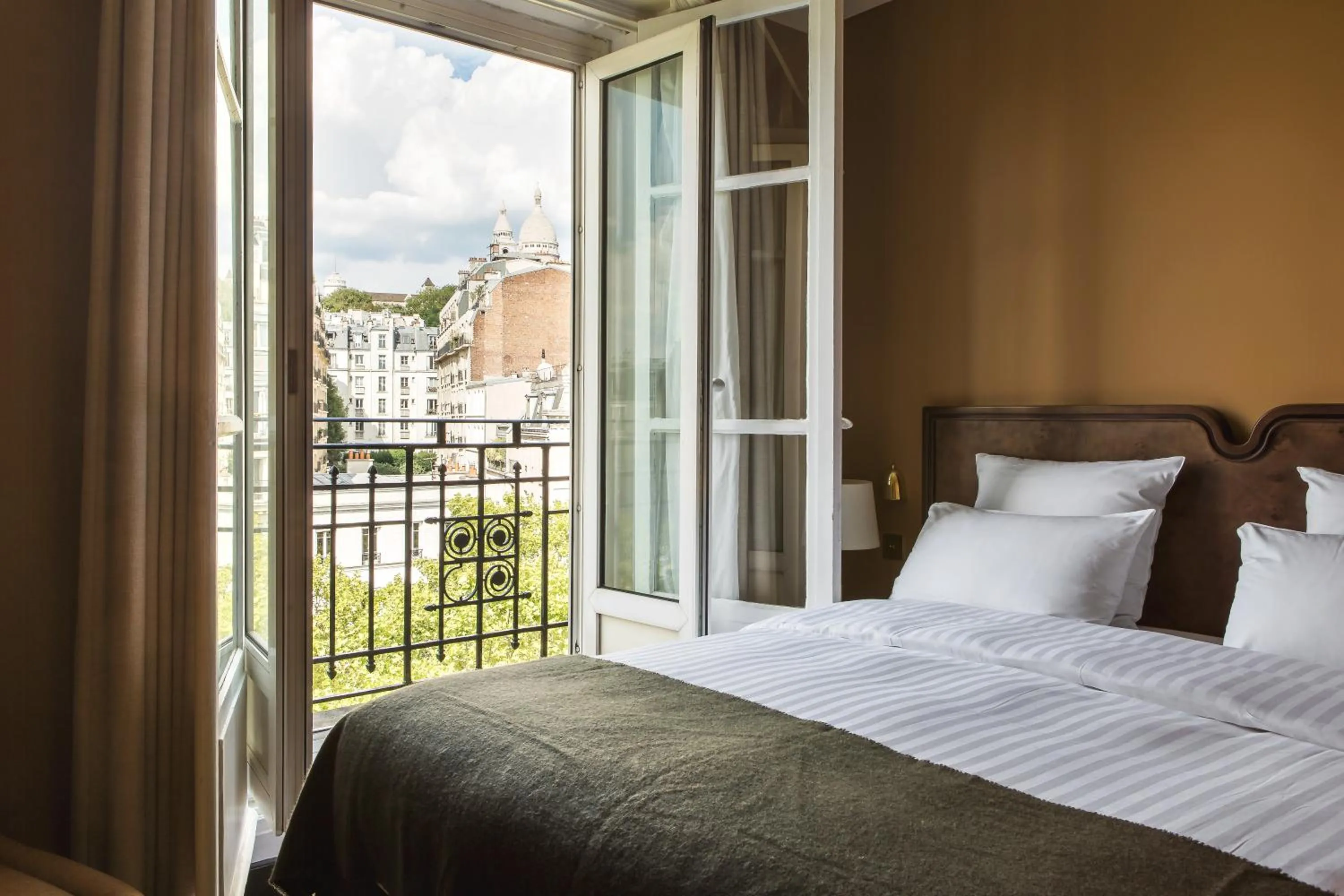 Bedroom, Bed in Hotel Rochechouart, a Member of Design Hotels - Orso Hotels