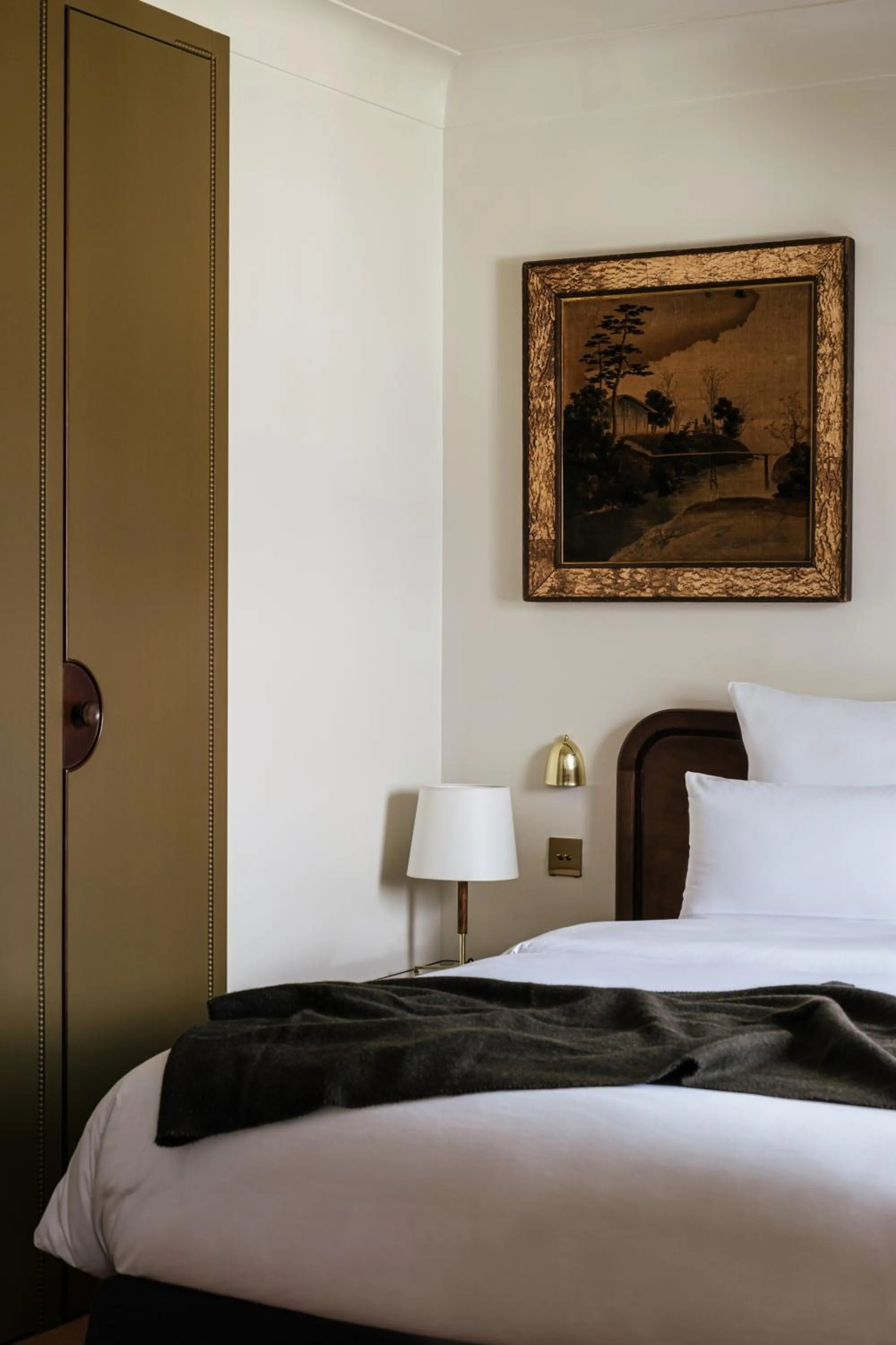 Bedroom, Bed in Hotel Rochechouart, a Member of Design Hotels - Orso Hotels