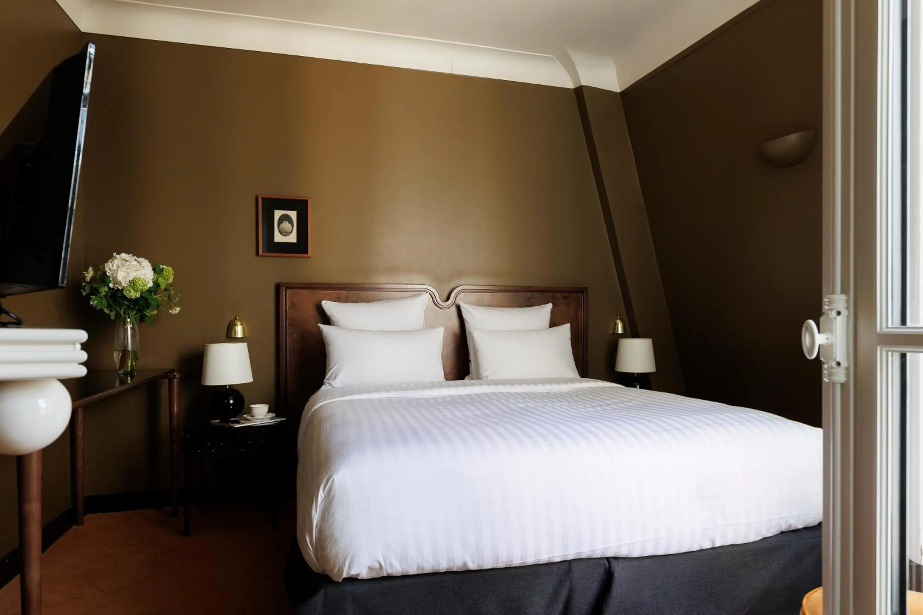 Bedroom, Bed in Hotel Rochechouart, a Member of Design Hotels - Orso Hotels