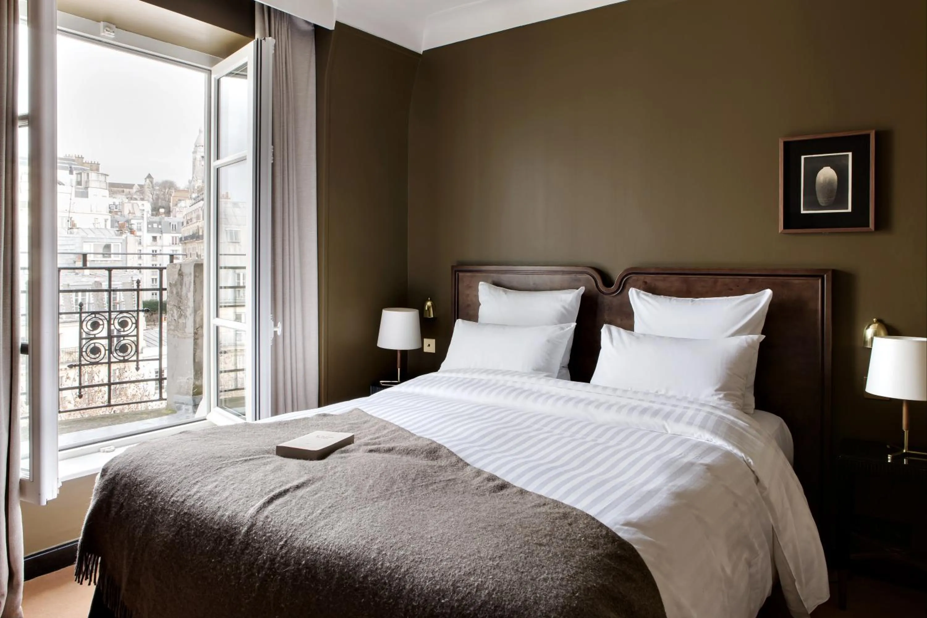Photo of the whole room, Bed in Hotel Rochechouart, a Member of Design Hotels - Orso Hotels