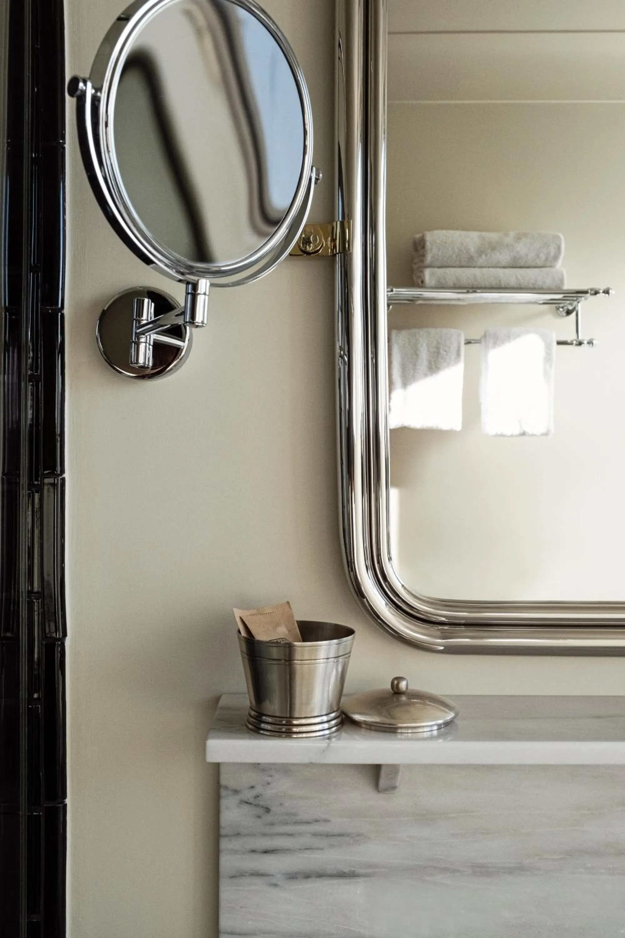 Bathroom in Hotel Rochechouart, a Member of Design Hotels - Orso Hotels