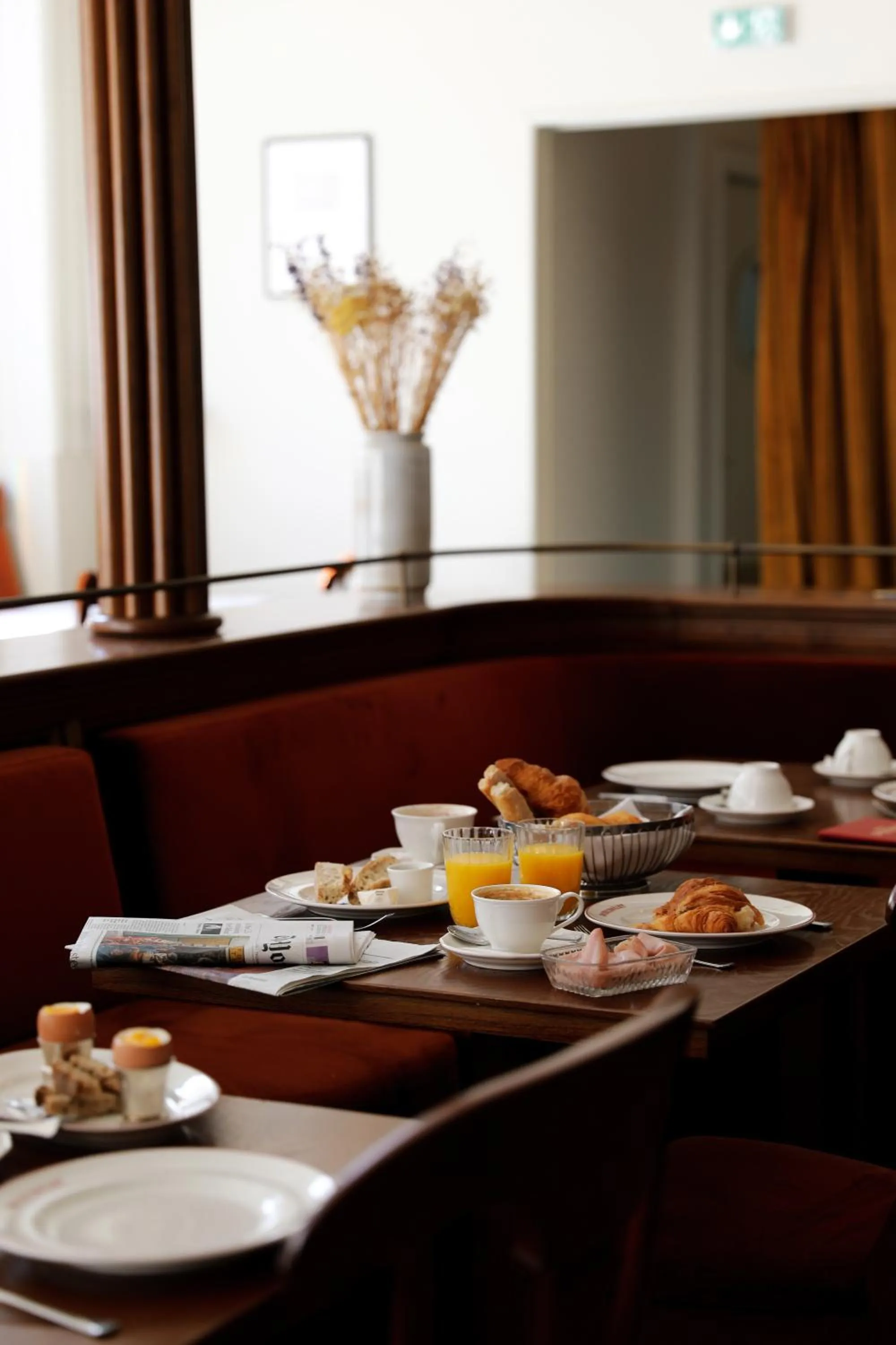 Food and drinks in Hotel Rochechouart, a Member of Design Hotels - Orso Hotels