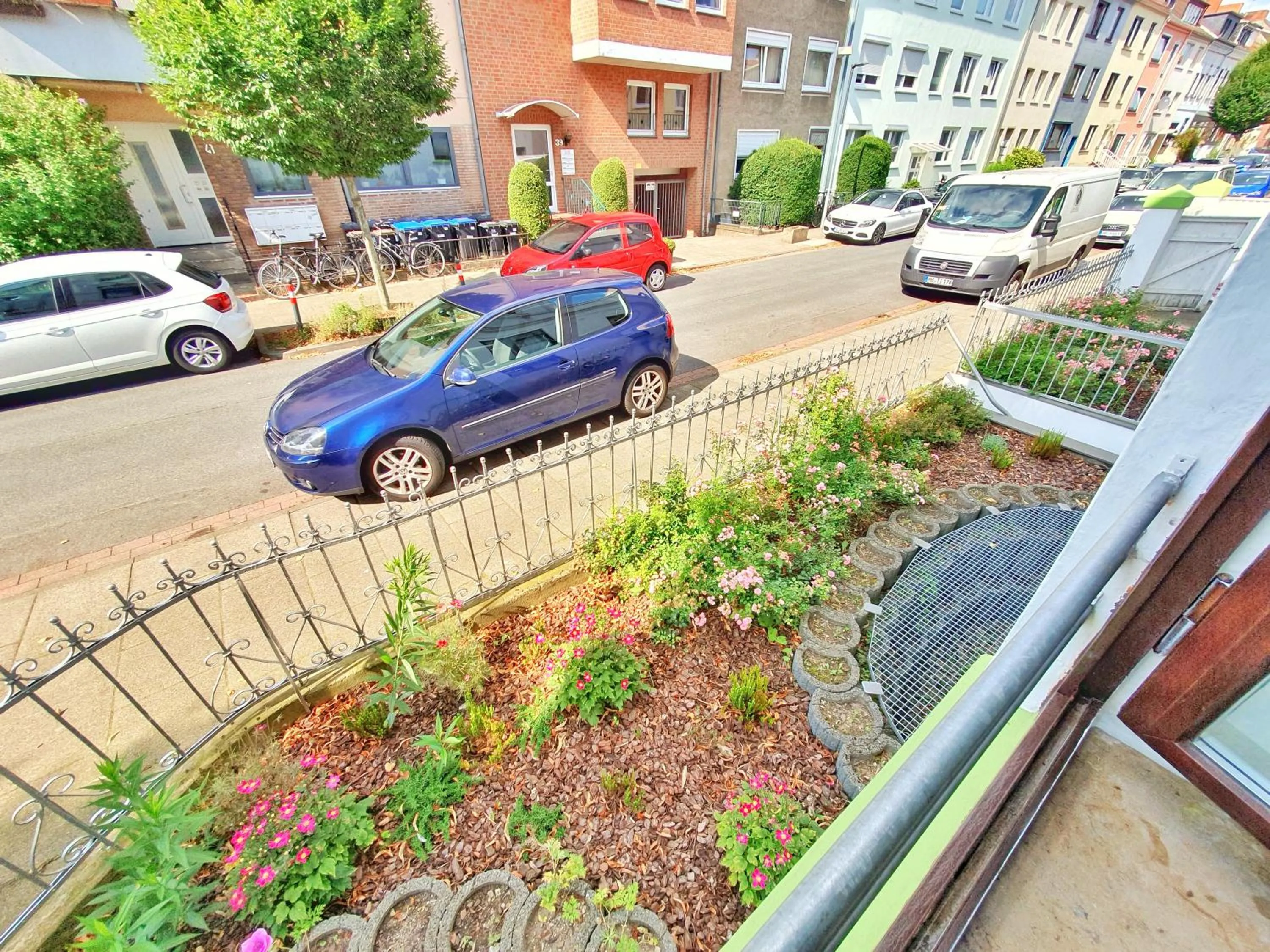 Garden view in Aparthotel B & L