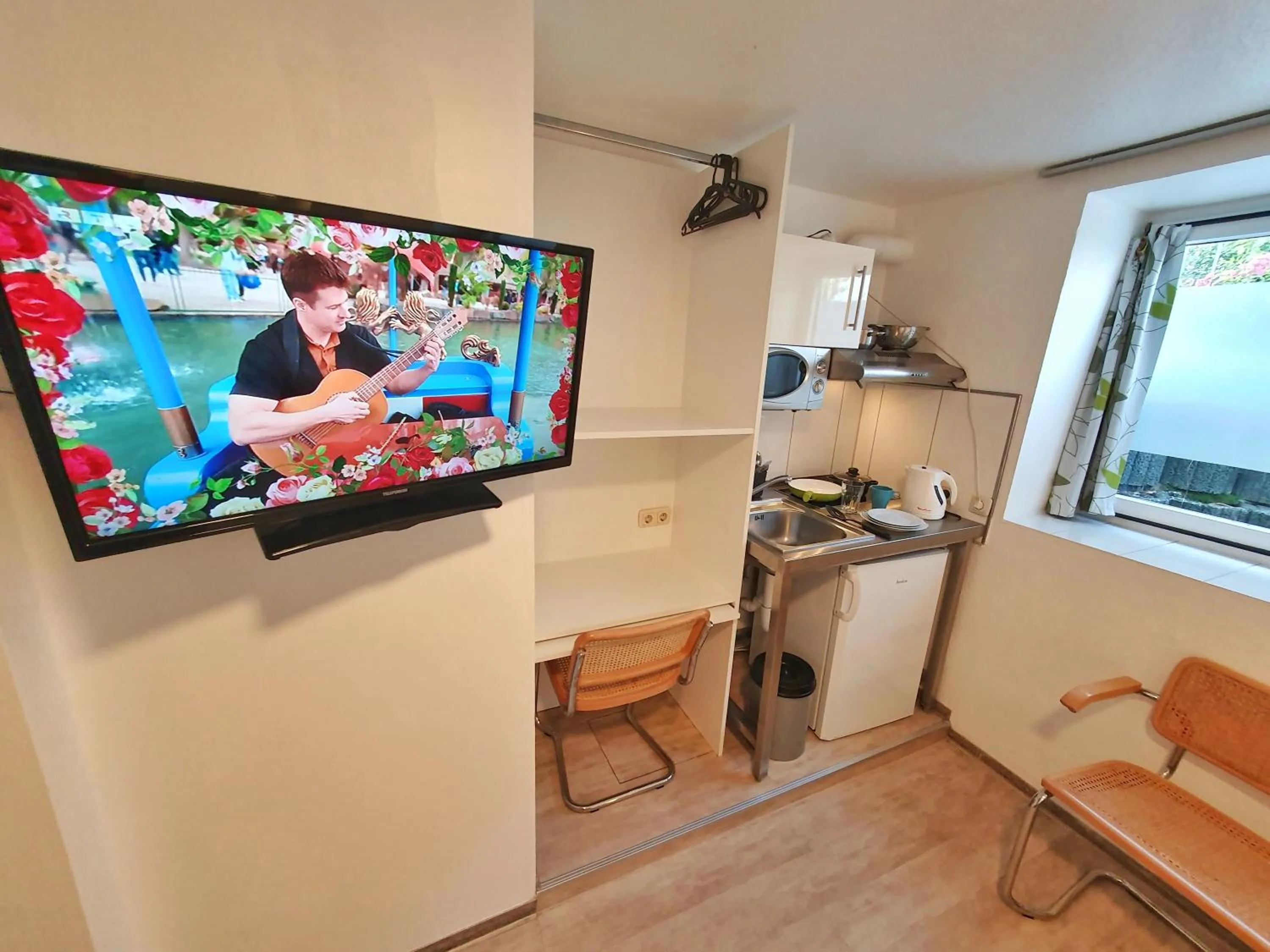 TV and multimedia in Aparthotel B & L