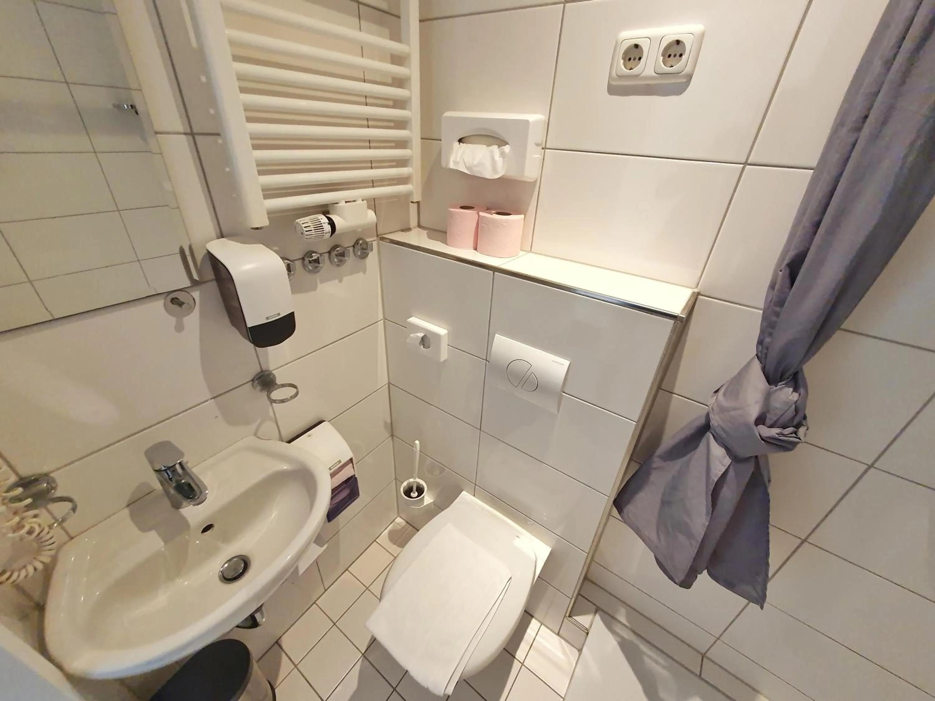 Shower in Aparthotel B & L