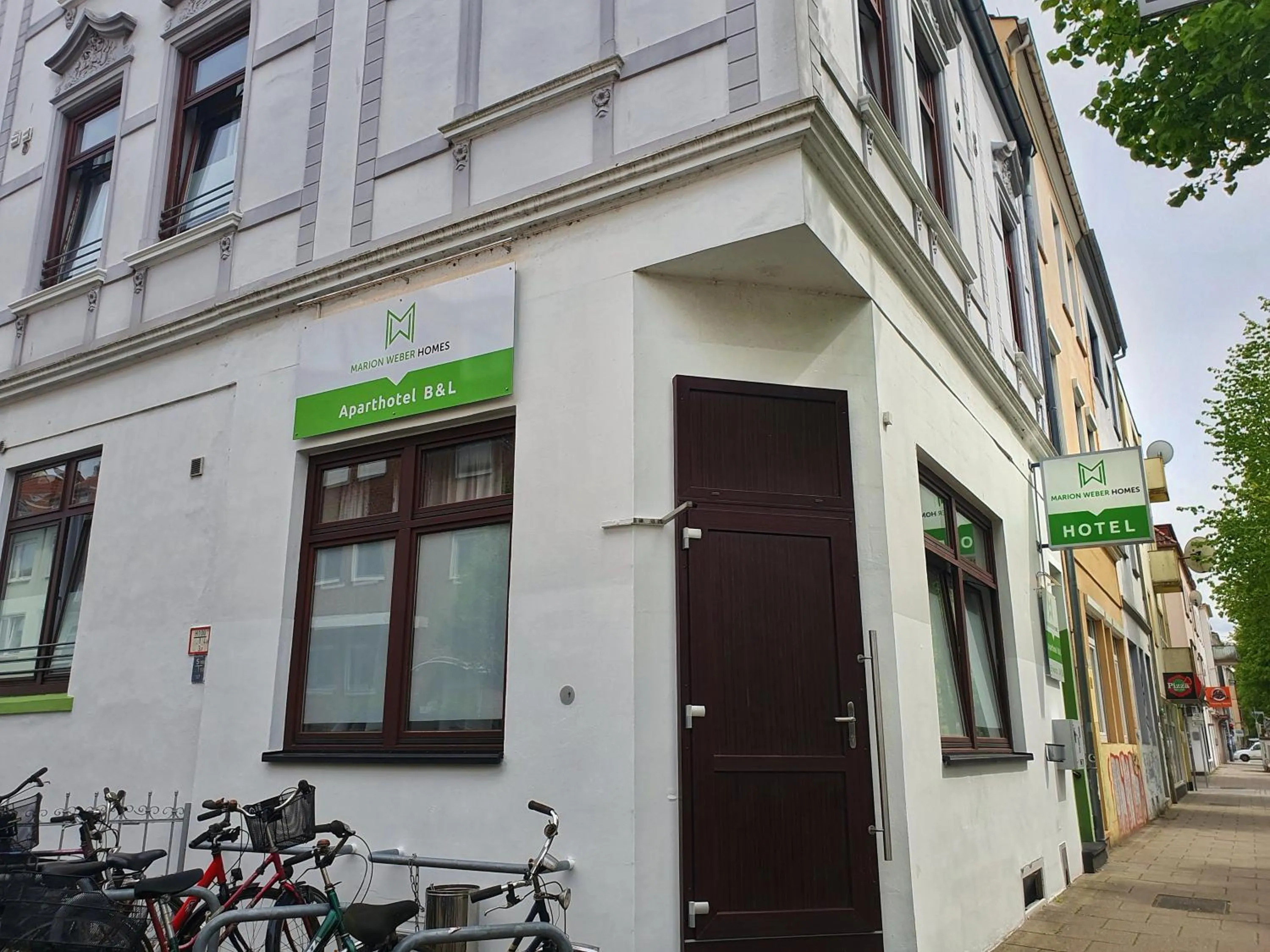 Facade/entrance in Aparthotel B & L