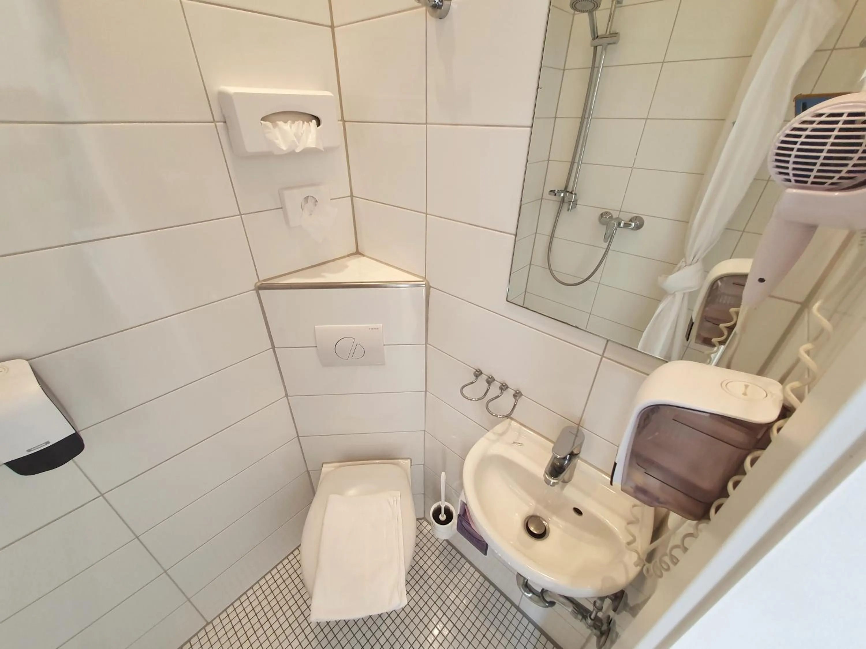 Bathroom in Aparthotel B & L