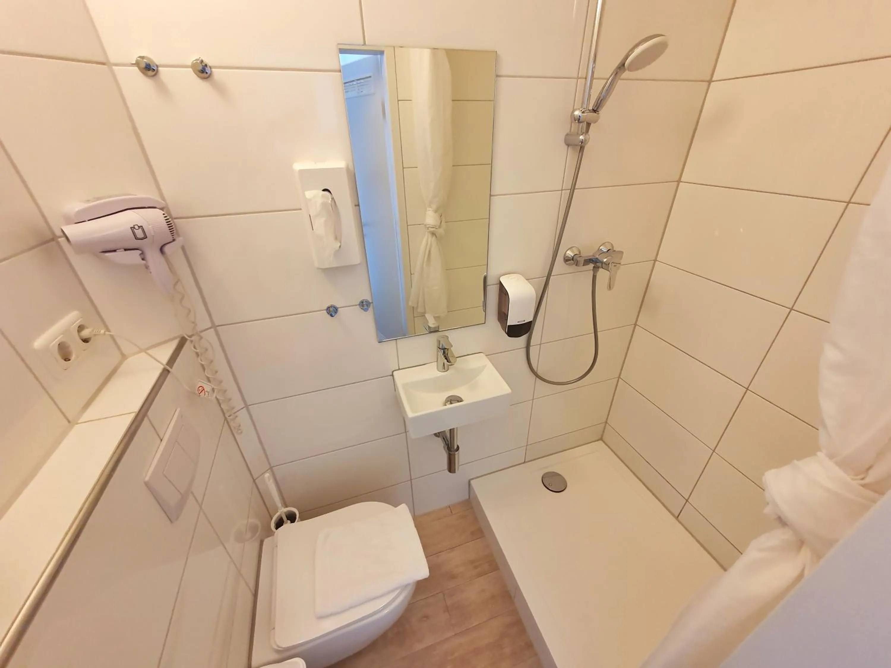 Shower in Aparthotel B & L