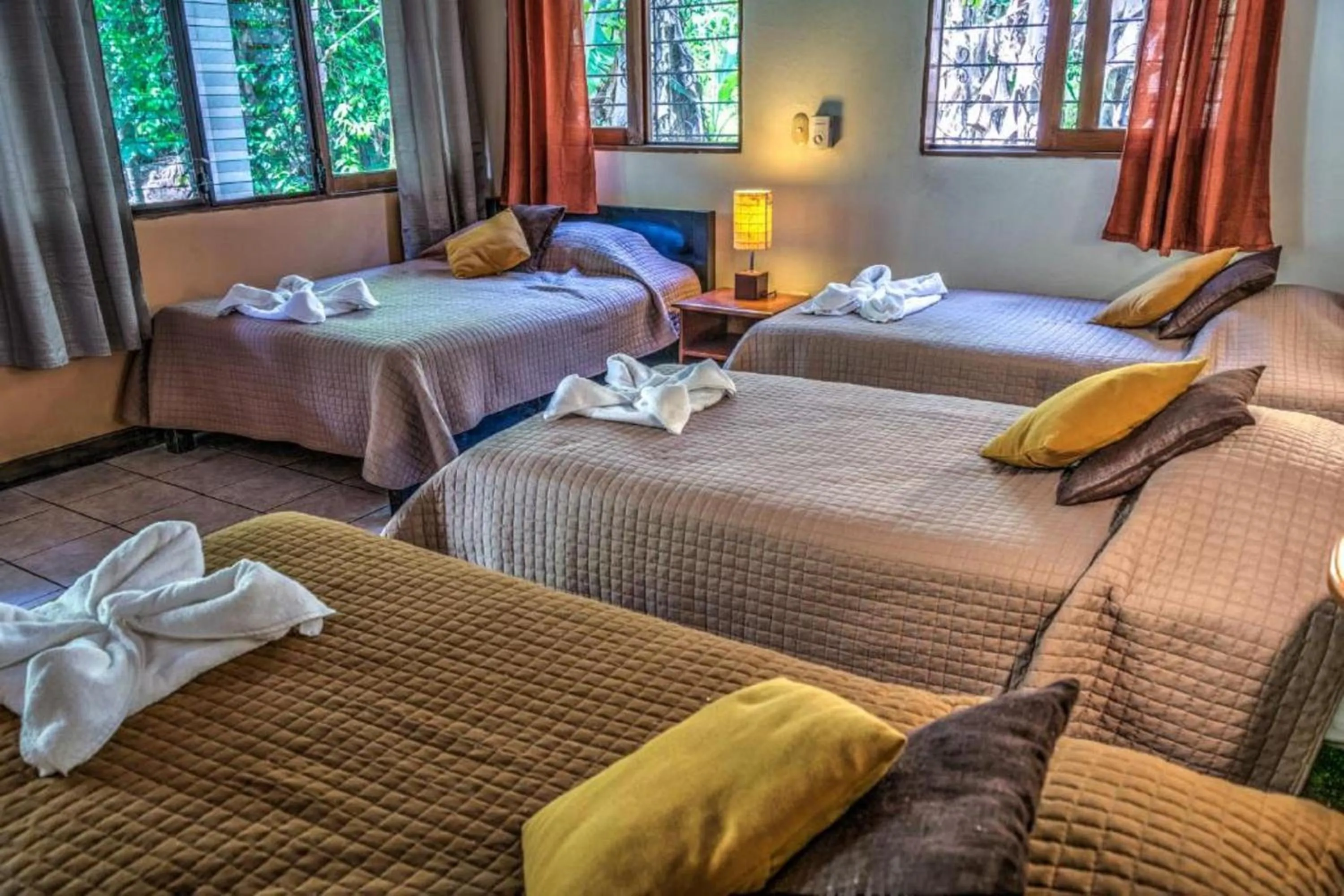 Bed in Hotel Jaguar Inn Tikal