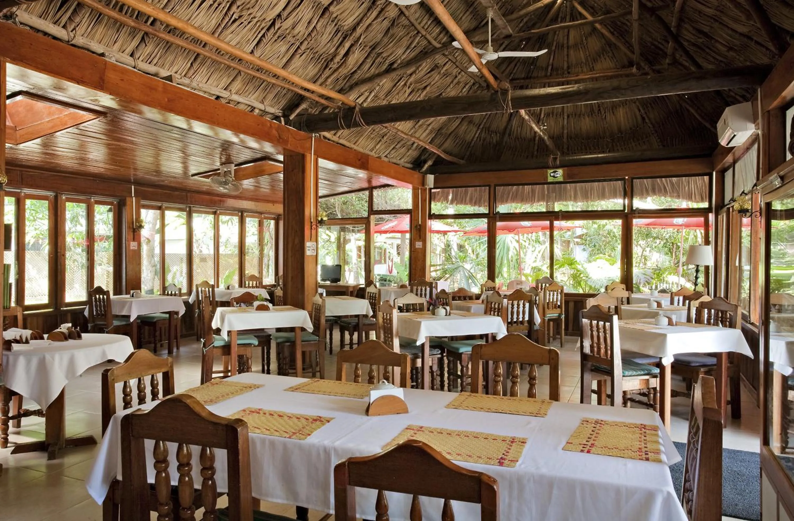 Restaurant/places to eat in Hotel Jaguar Inn Tikal