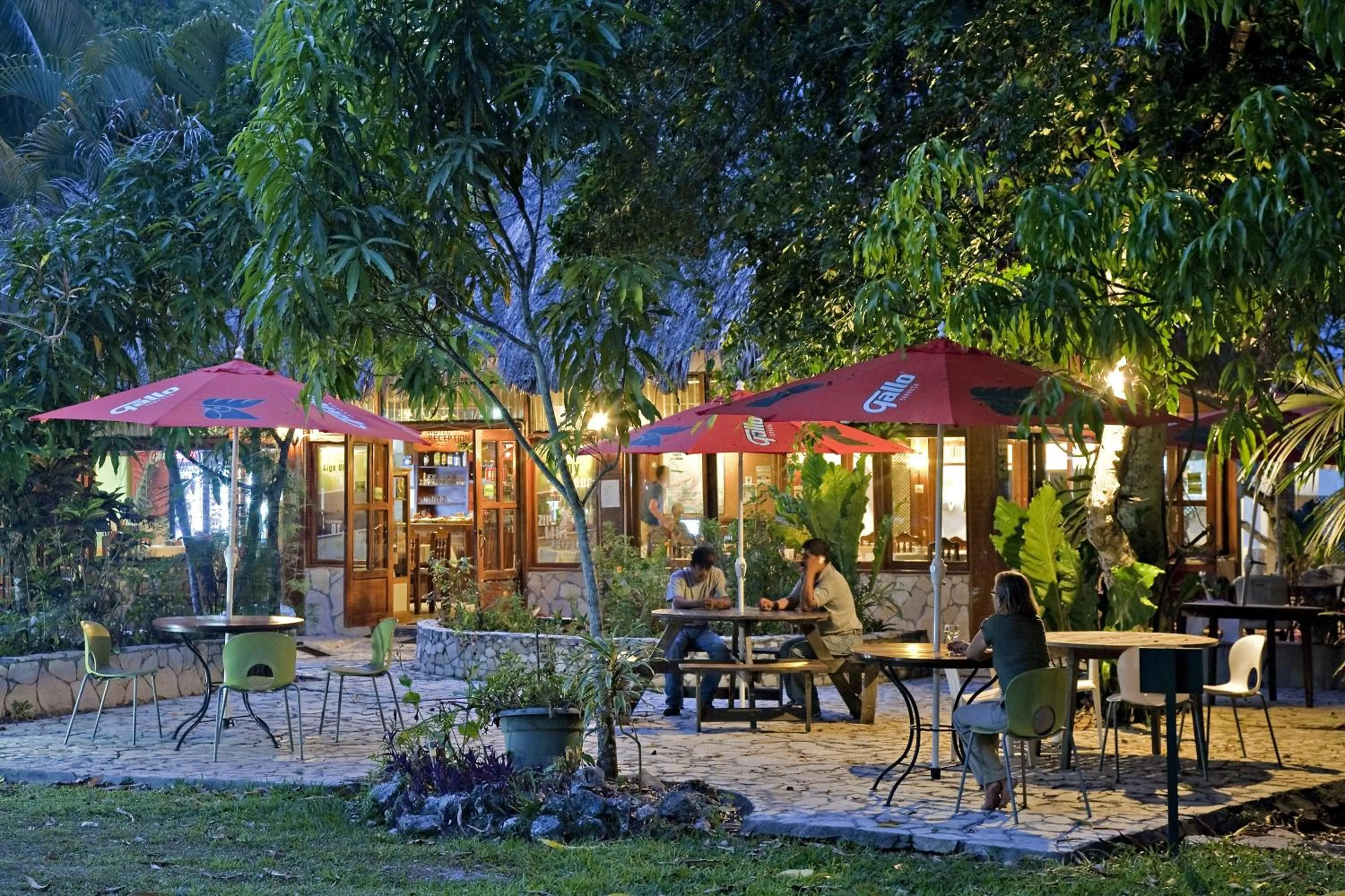 Patio in Hotel Jaguar Inn Tikal