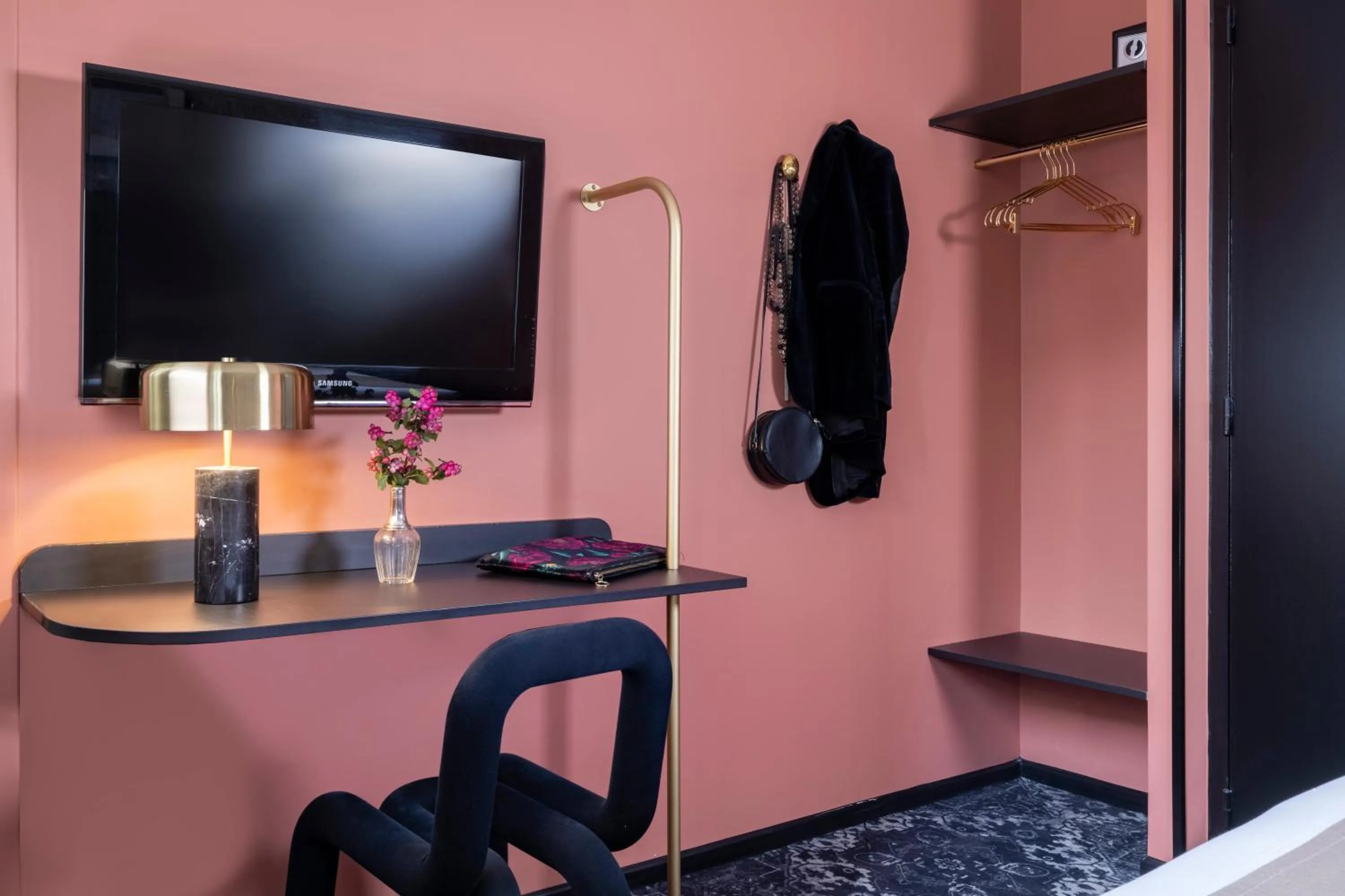 Bedroom in Hôtel Palais De Chaillot