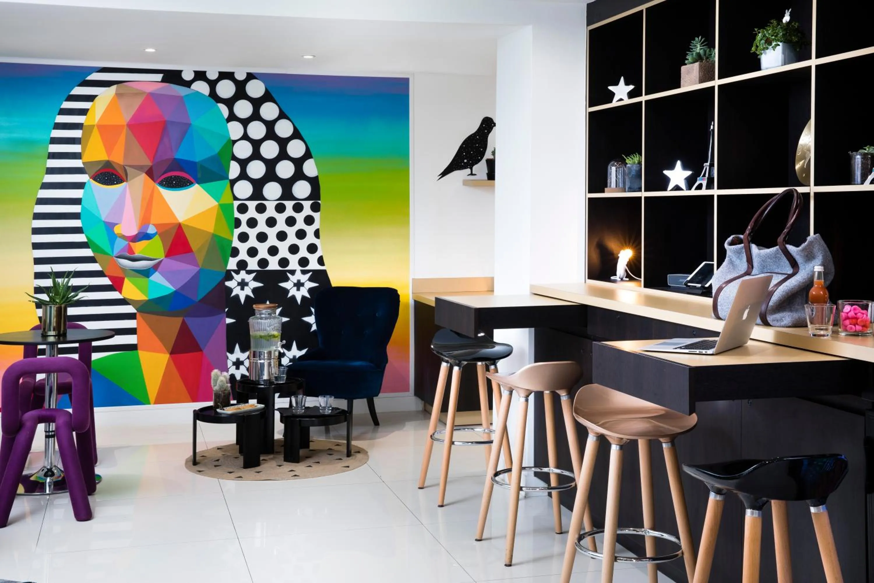 Communal lounge/ TV room in Hôtel Palais De Chaillot