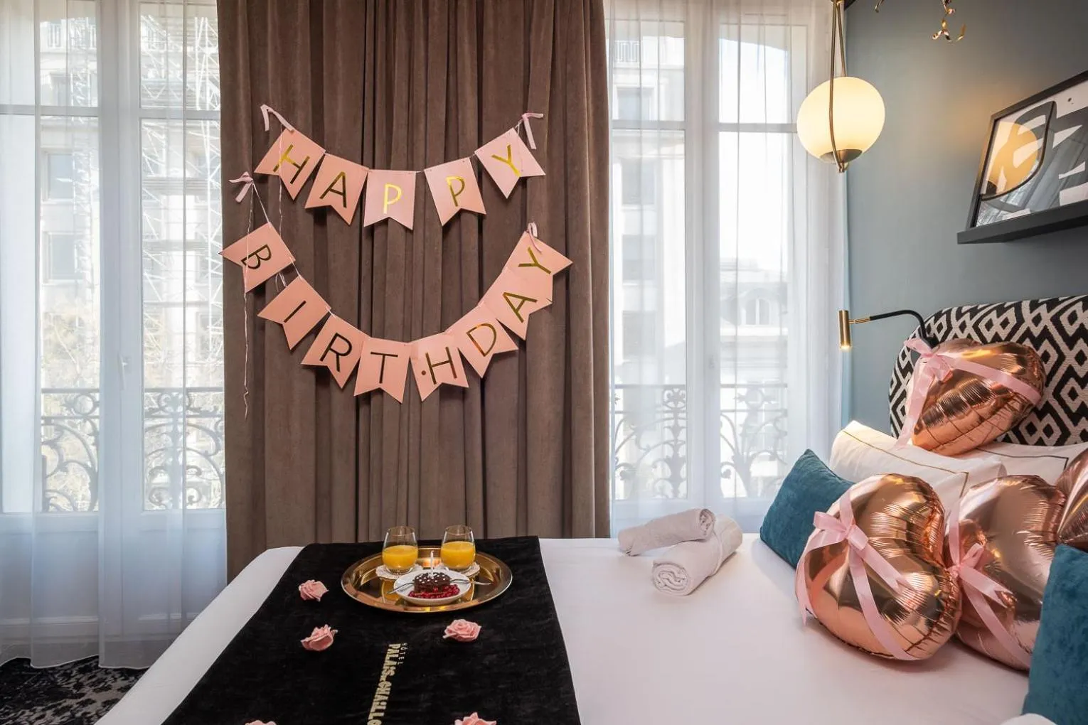 Food and drinks, Bed in Hôtel Palais De Chaillot