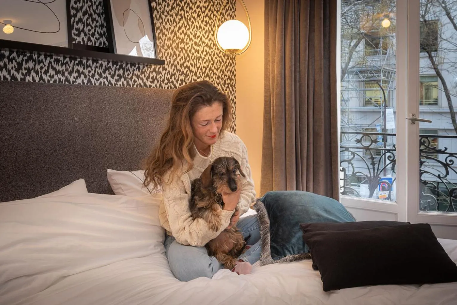 People, Bed in Hôtel Palais De Chaillot