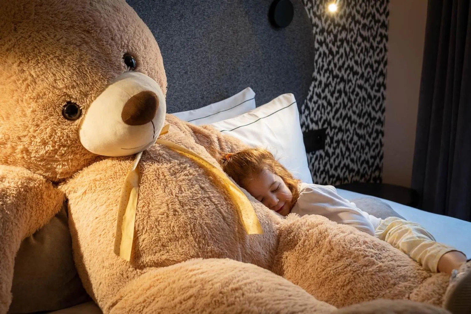 Bedroom, Bed in Hôtel Palais De Chaillot