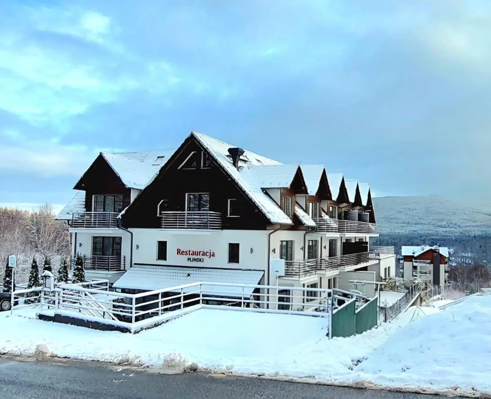 Property building in Flinski Sport X SPA, Boutique X Art