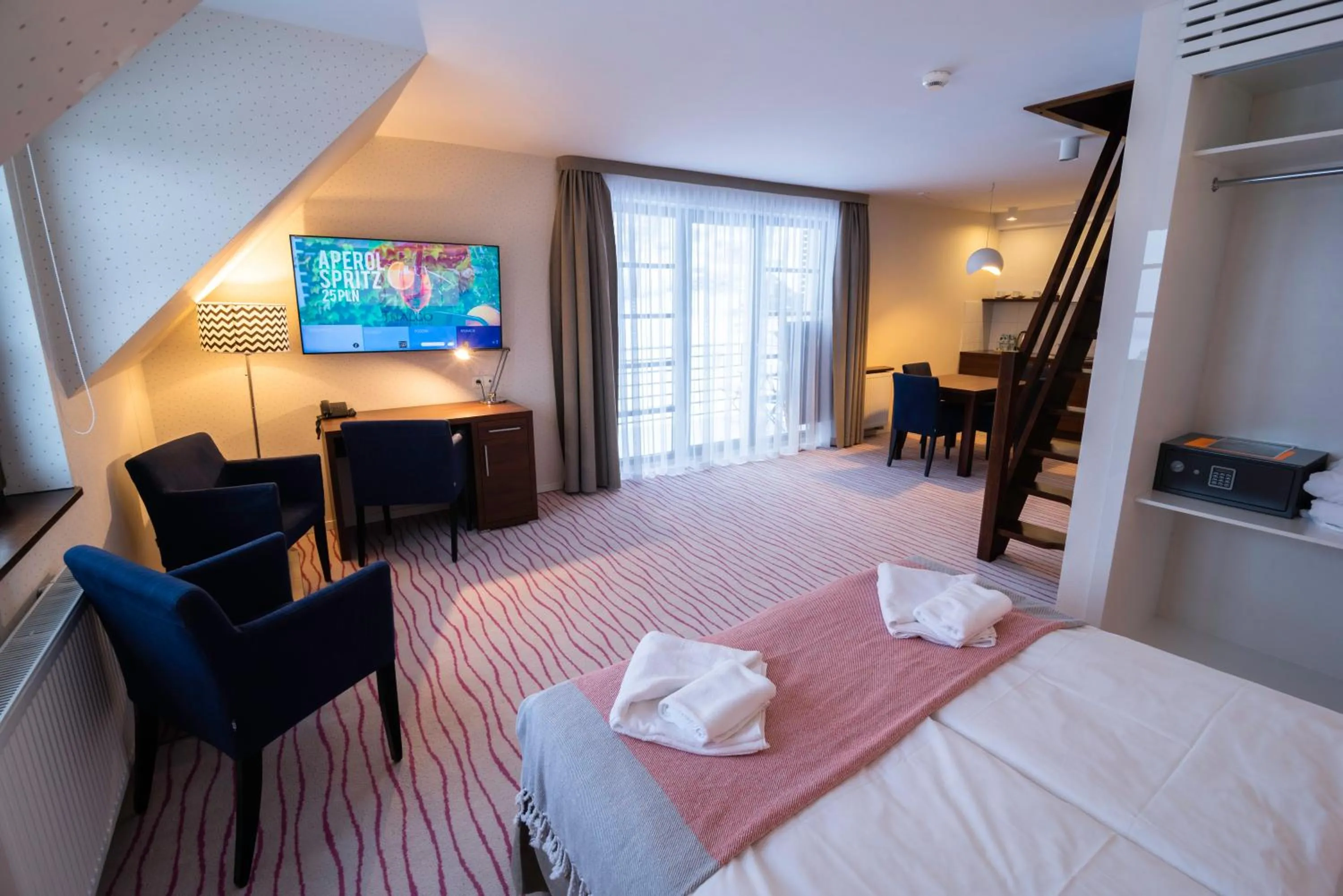 Bed in Flinski Sport X SPA, Boutique X Art