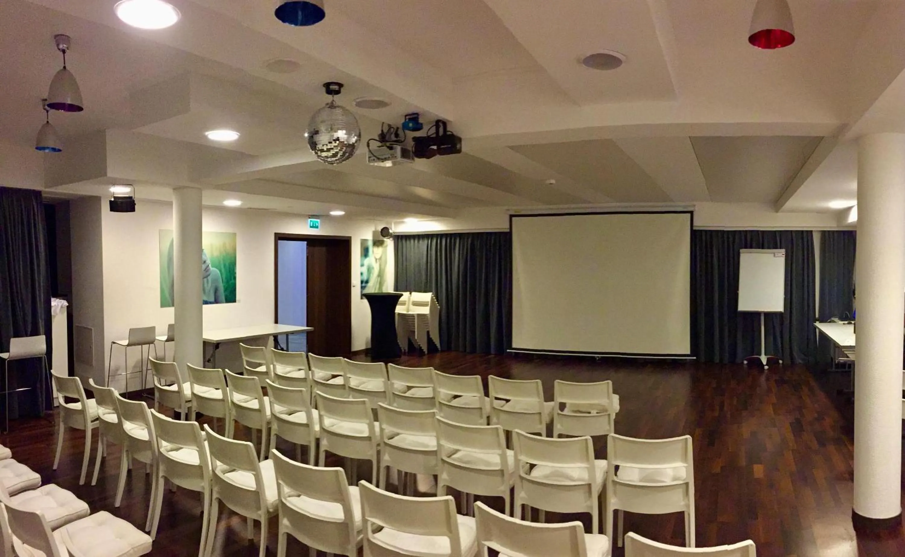 Meeting/conference room in Flinski Sport X SPA, Boutique X Art