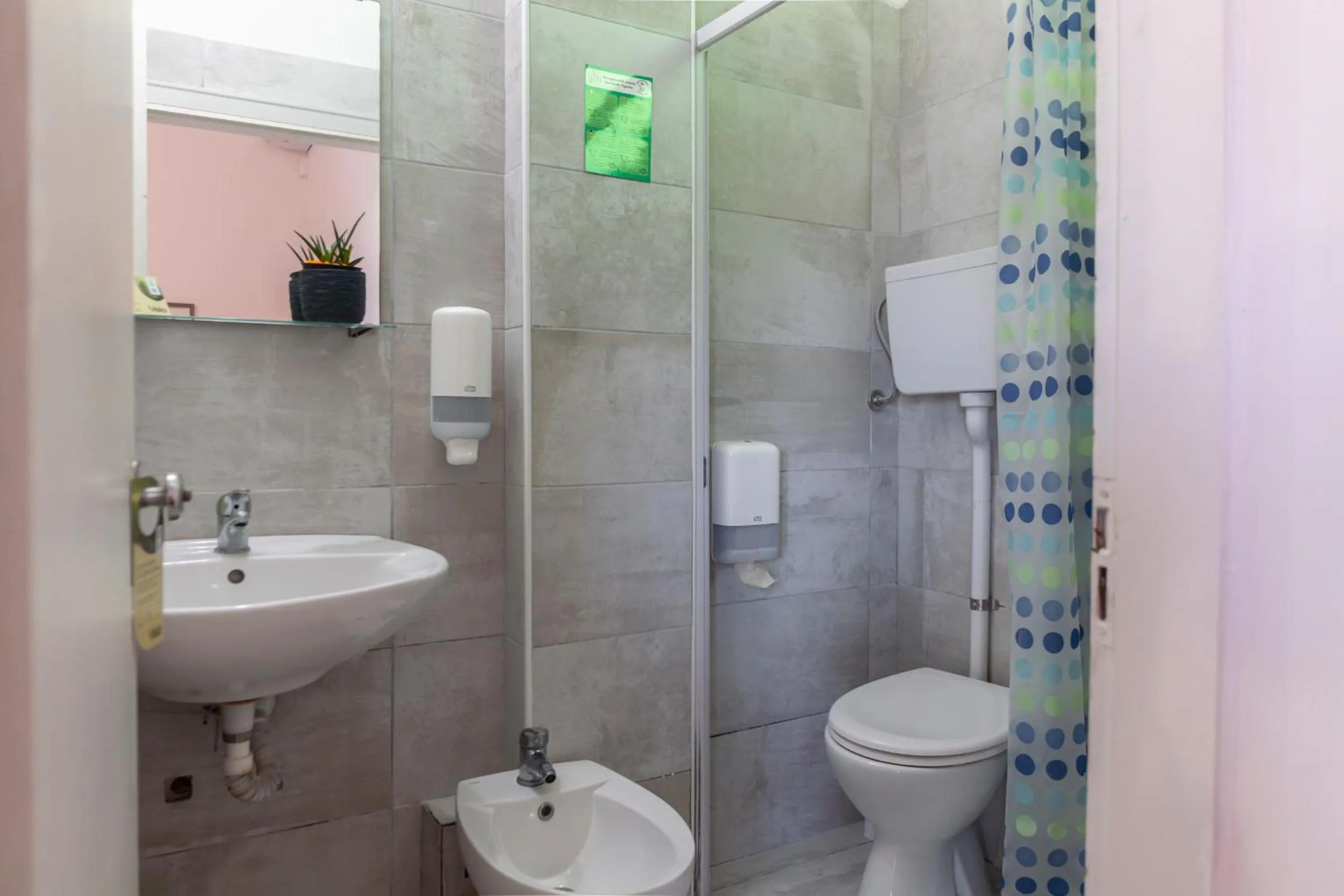 Shower in Hotel A Casa Nostra