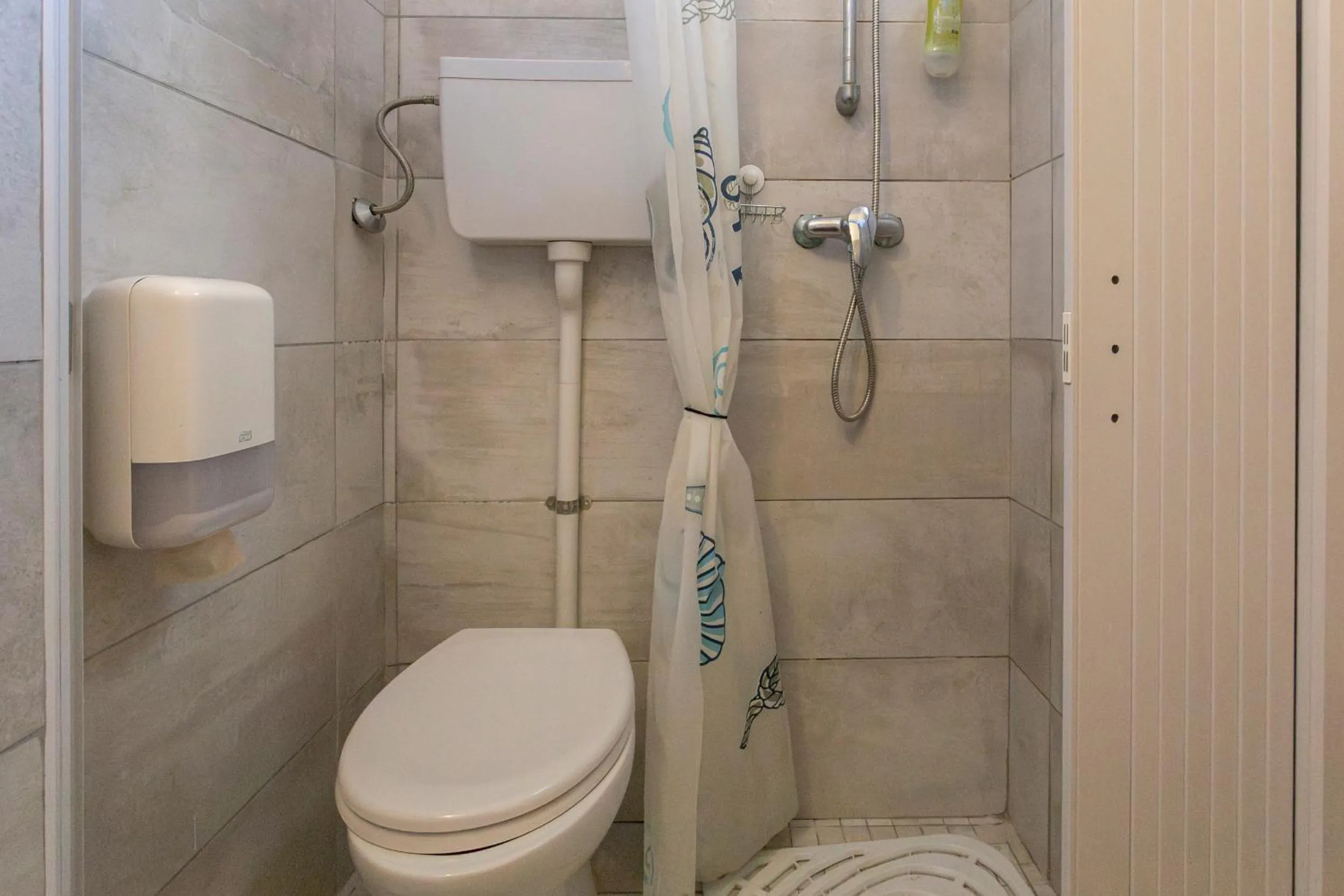 Shower in Hotel A Casa Nostra