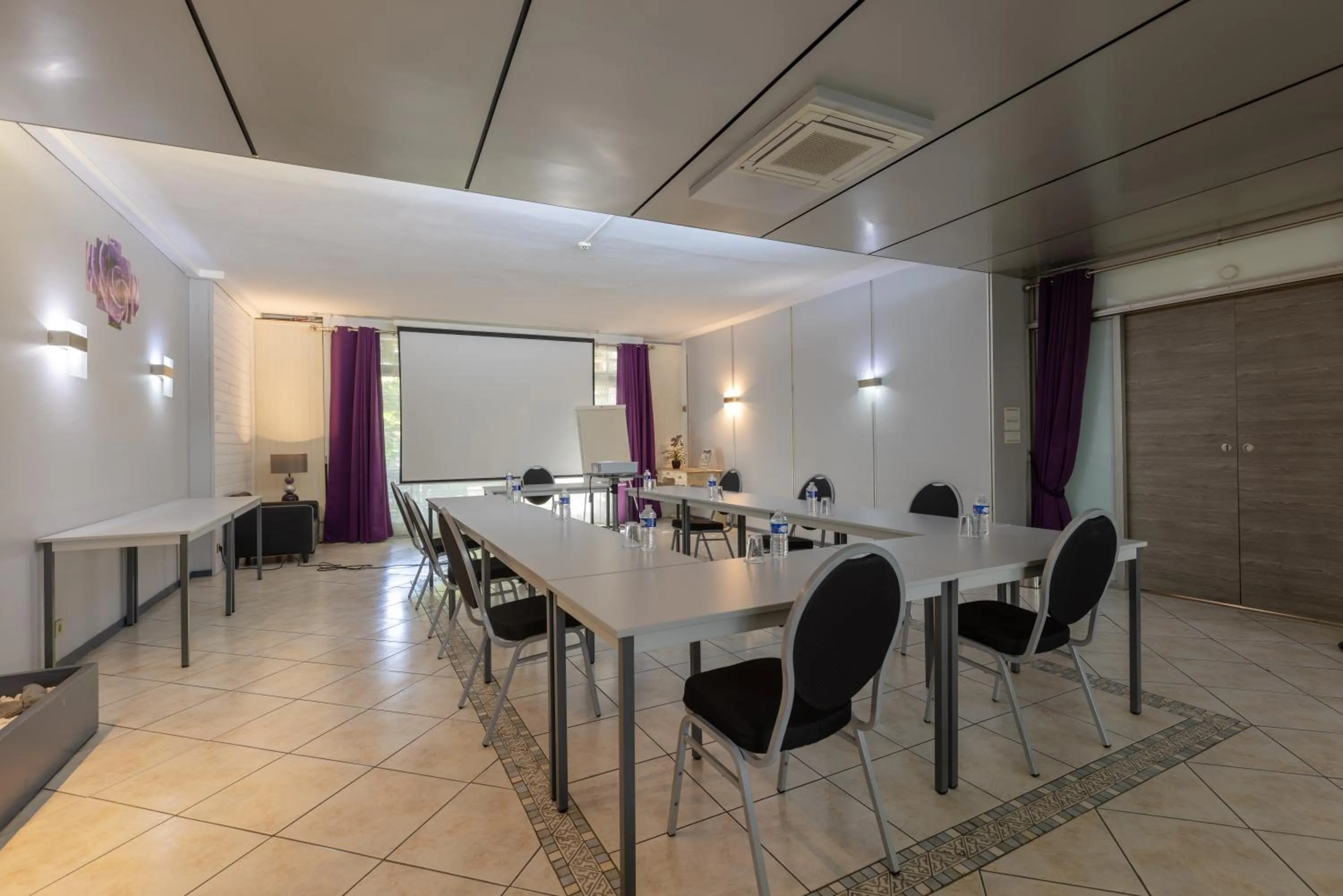 Property building in The Originals City, Hôtel de Bordeaux, Bergerac centre