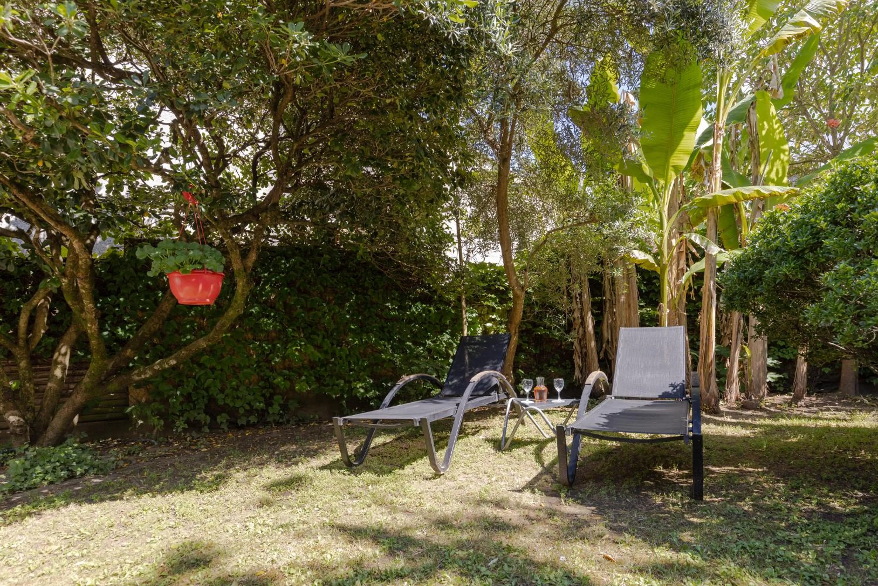 Swimming pool in The Originals City, Hôtel de Bordeaux, Bergerac centre
