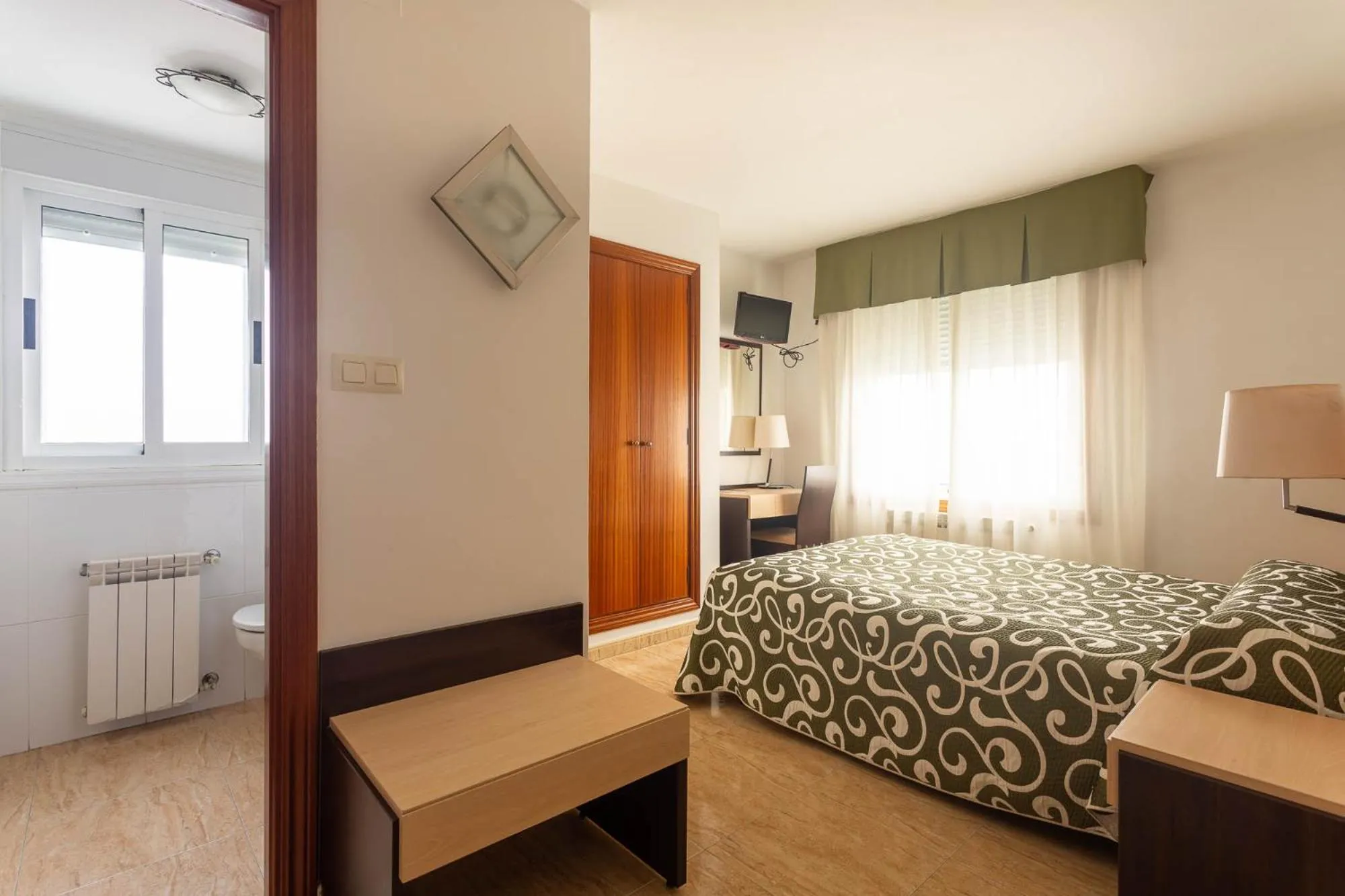 Bed in Hotel Canaima Bruma 1,5 k Camino