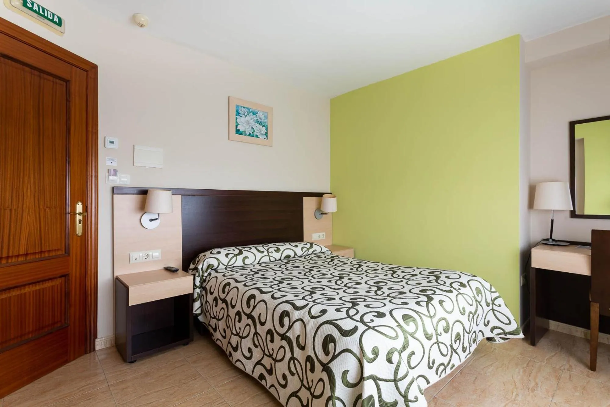 Bed in Hotel Canaima Bruma 1,5 k Camino