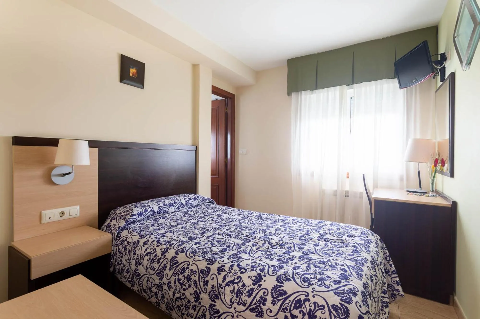 Bed in Hotel Canaima Bruma 1,5 k Camino