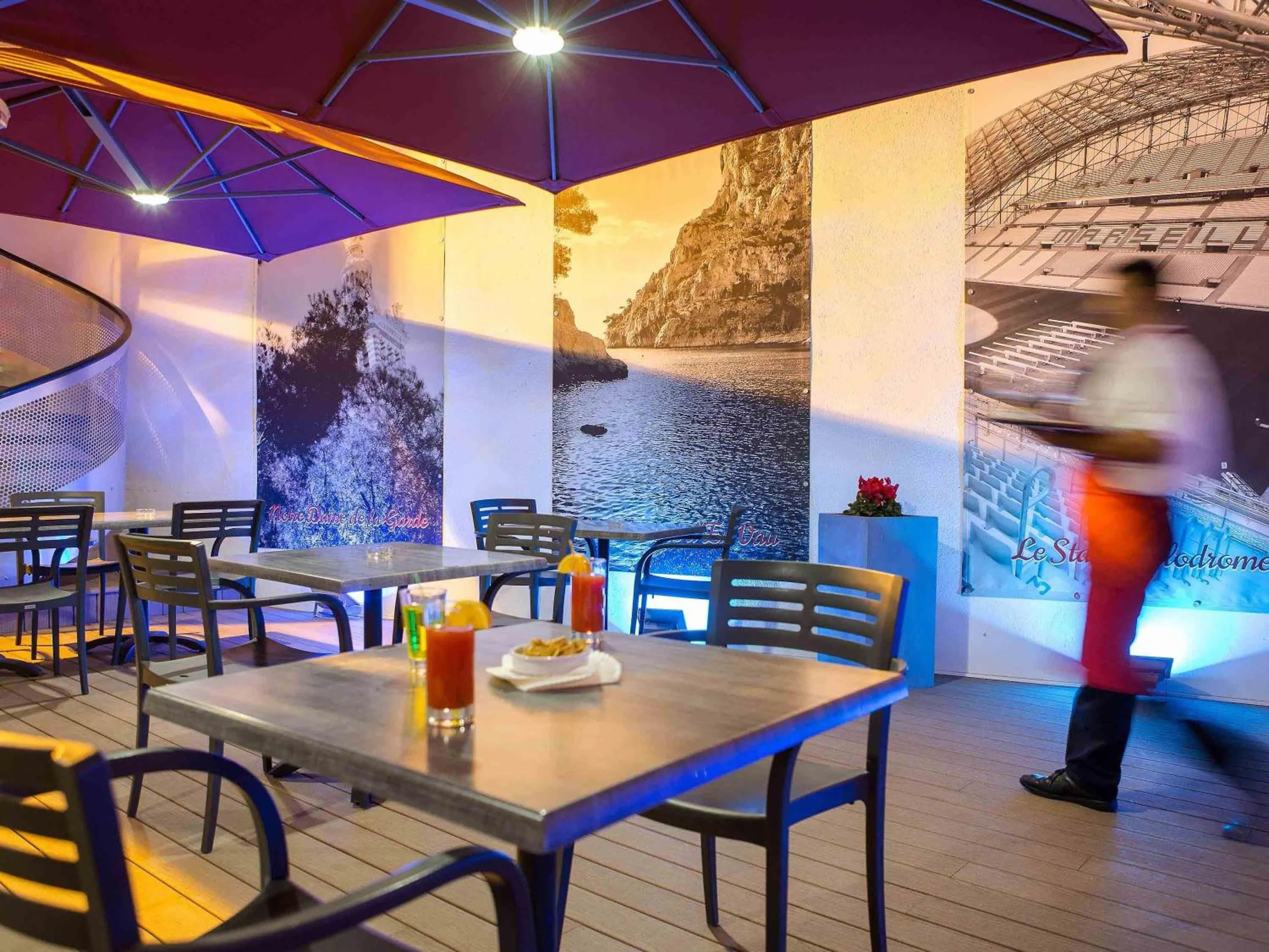 Restaurant/places to eat in ibis Marseille Timone