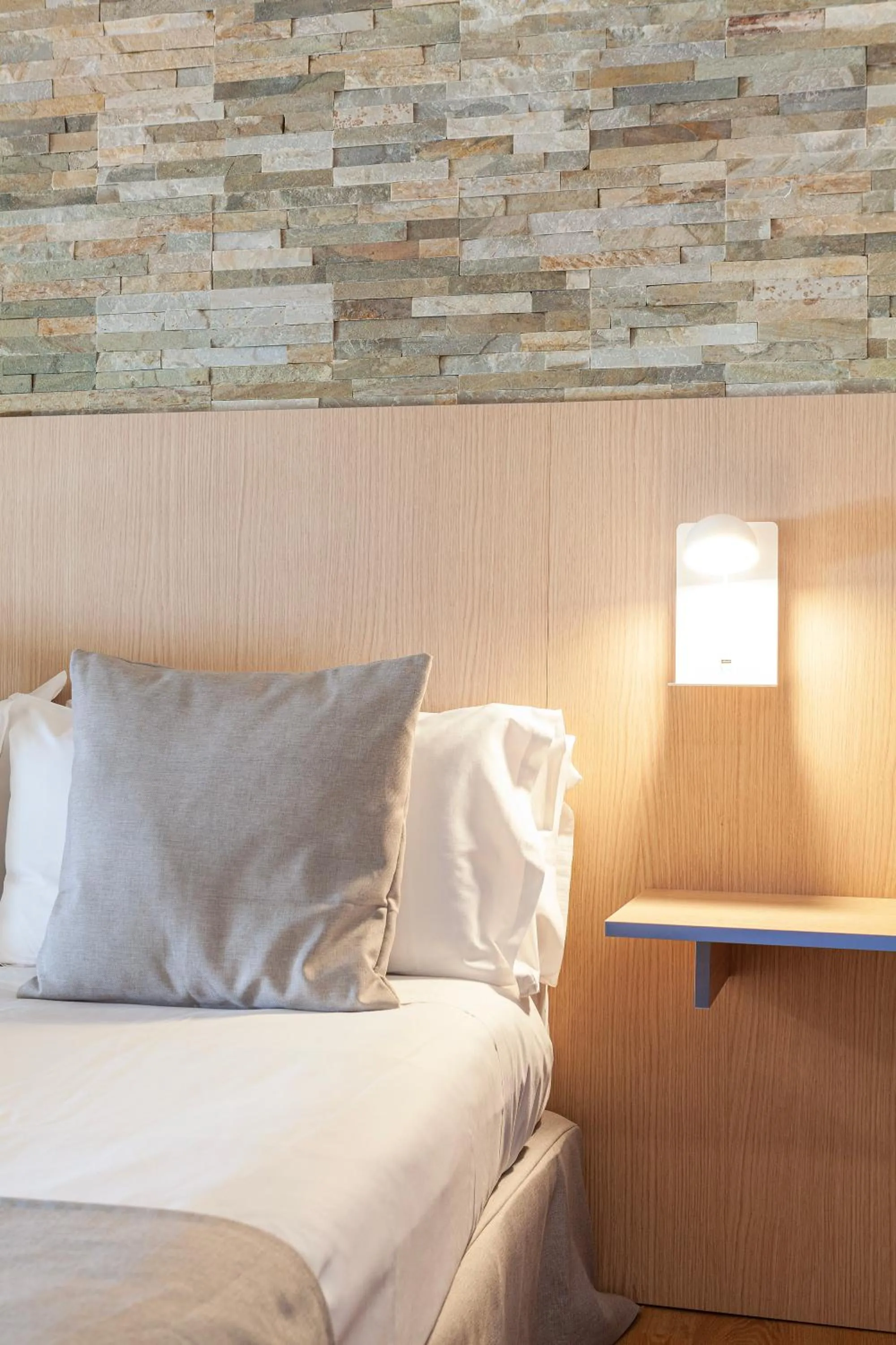 Decorative detail, Bed in Olympia Consul del Mar