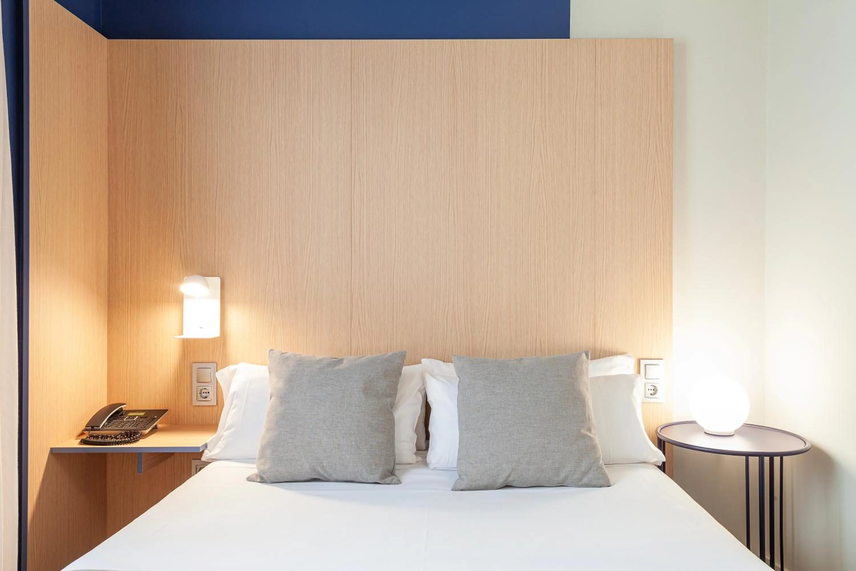 Photo of the whole room, Bed in Olympia Consul del Mar