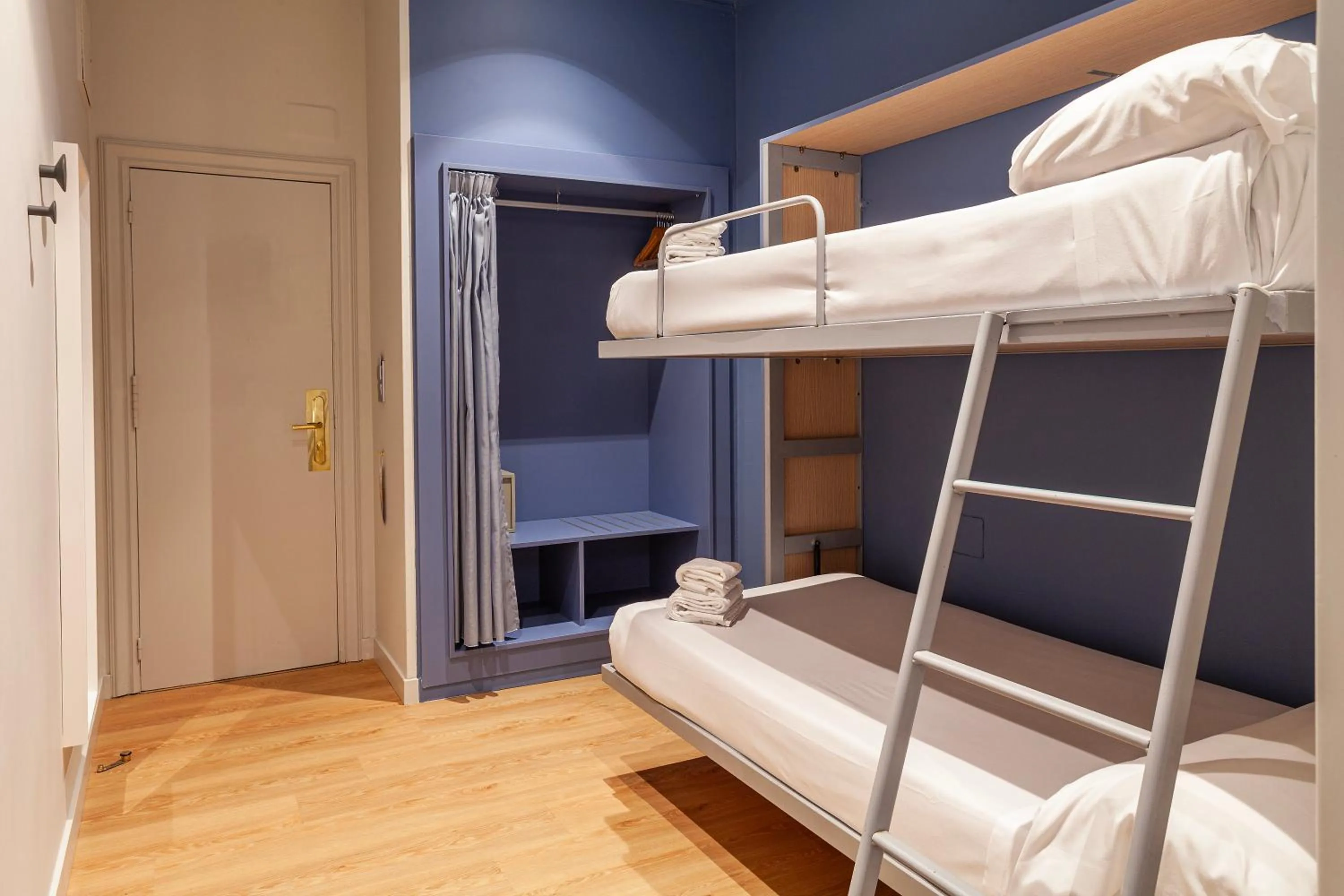 Photo of the whole room, Bed in Olympia Consul del Mar