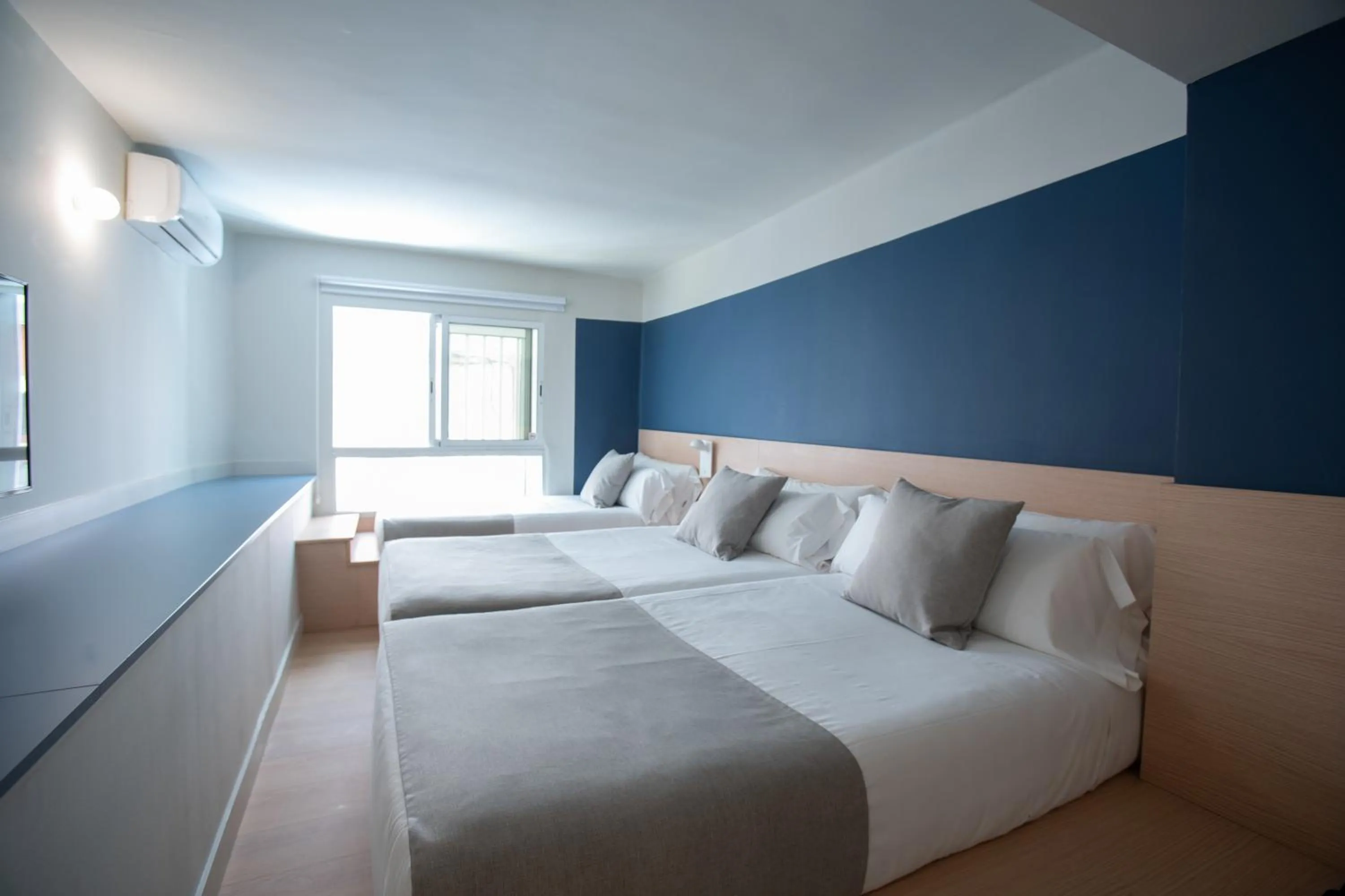 Bed in Olympia Consul del Mar