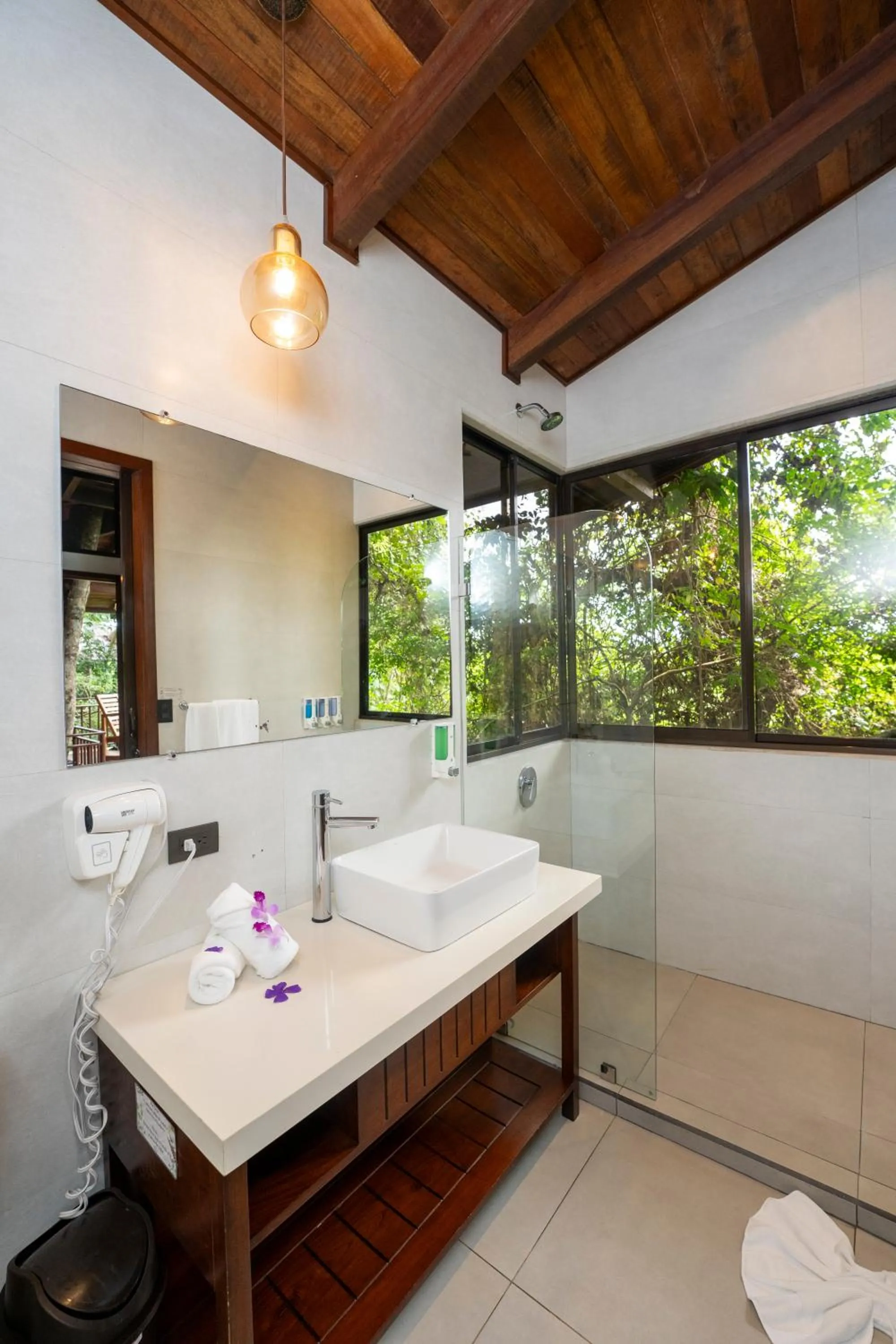 Bathroom in Maquenque Lodge
