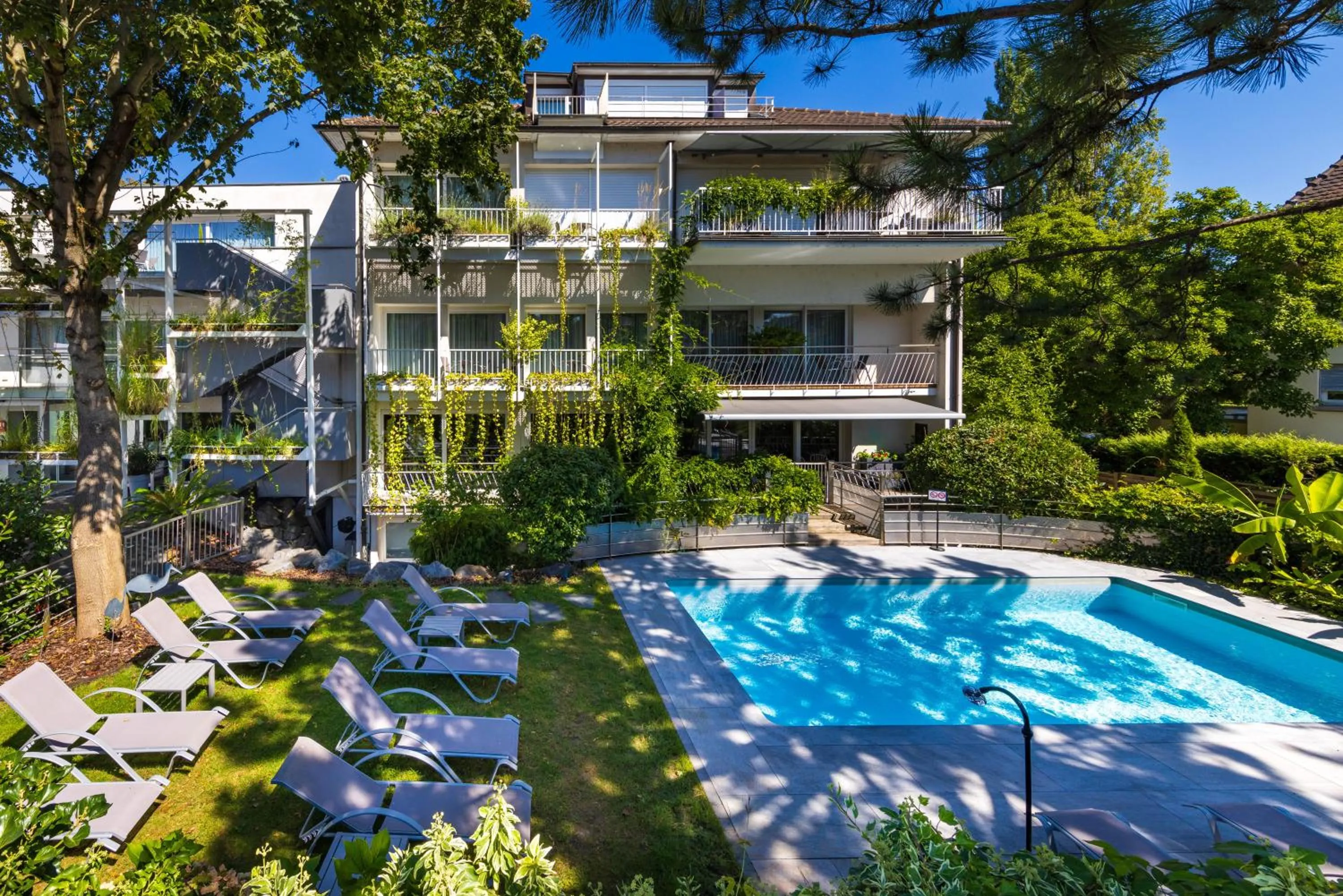 Garden in Hôtel Villa La Florangerie - SPA & Piscine