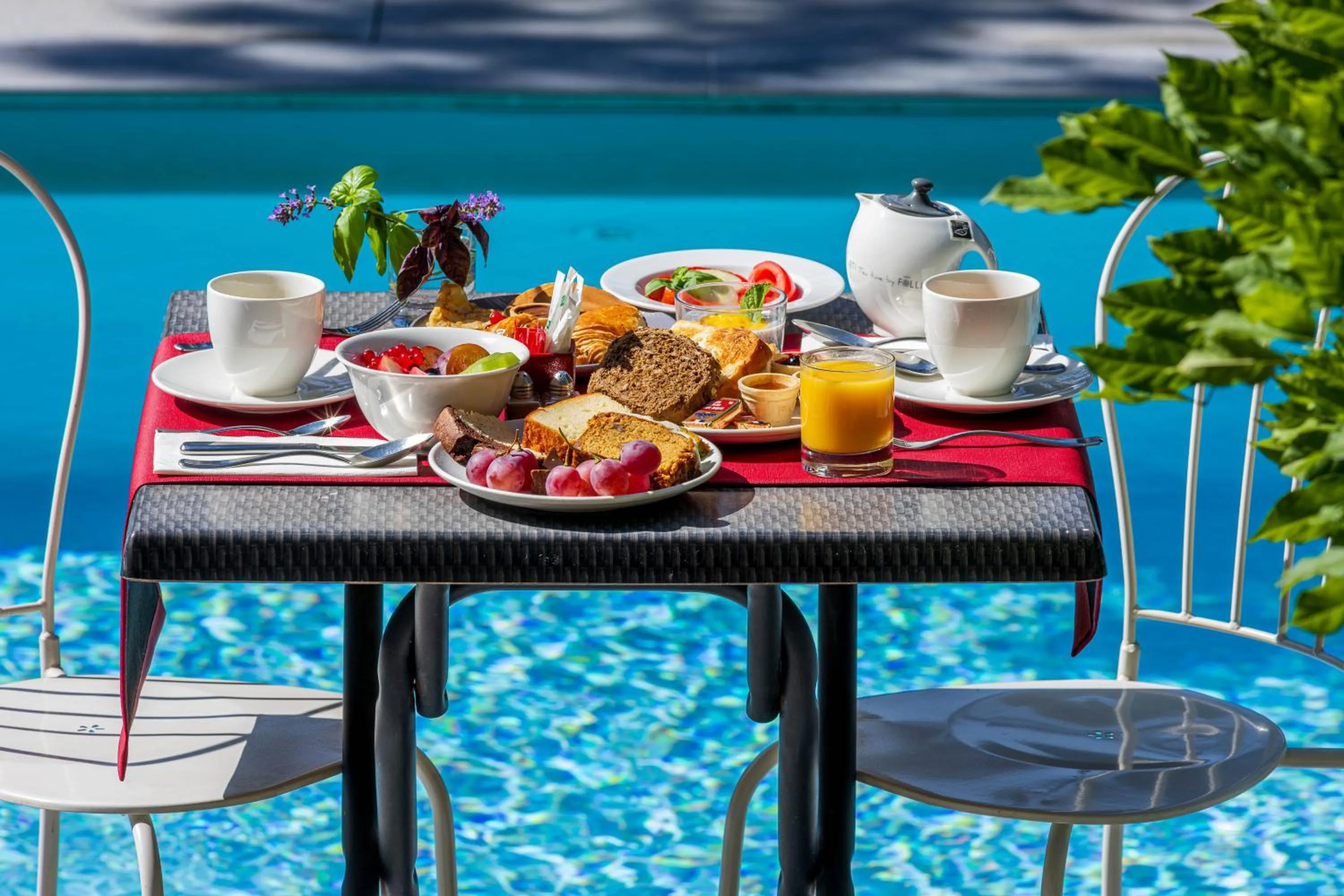 Breakfast in Hôtel Villa La Florangerie - SPA & Piscine